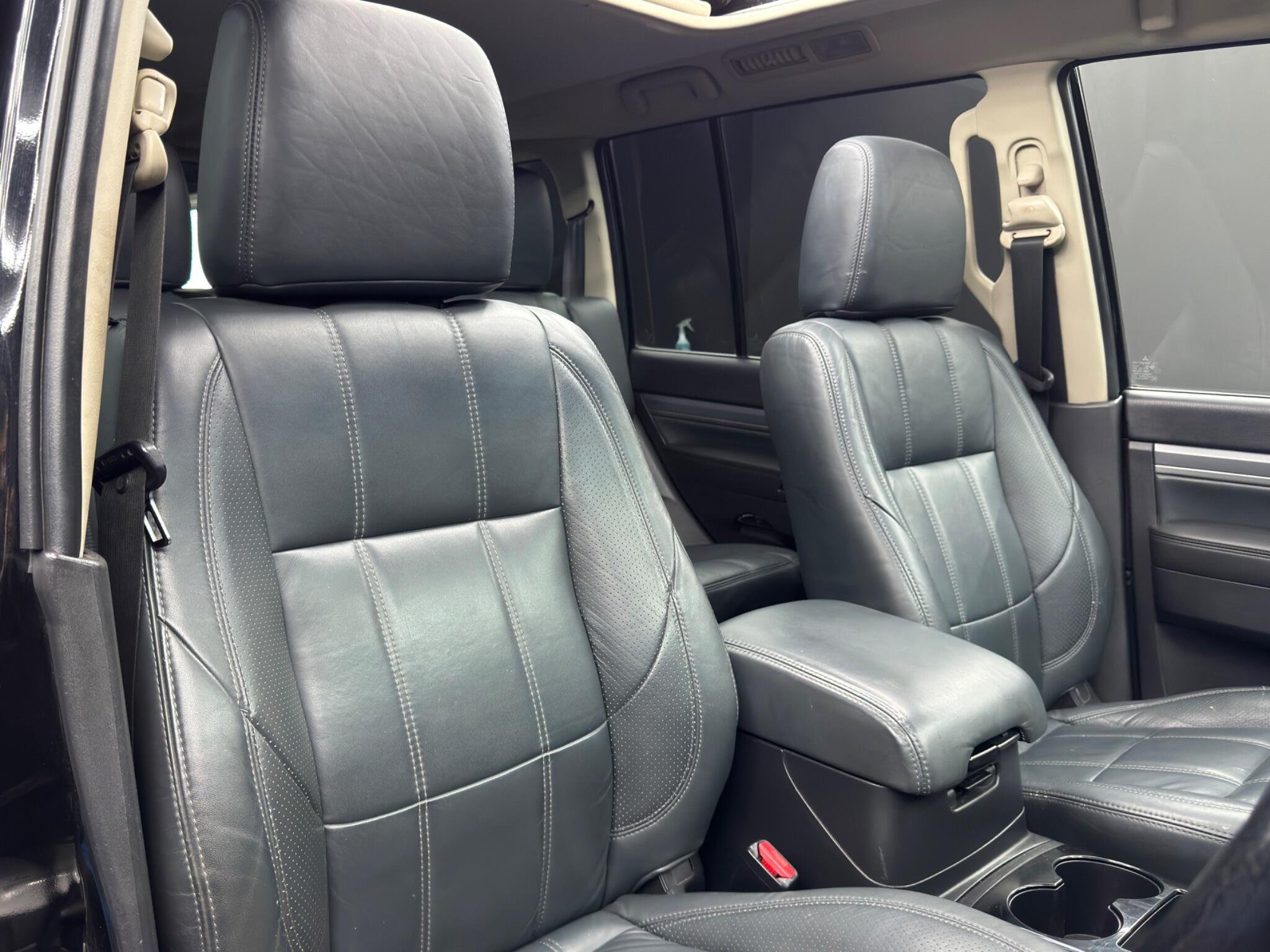 Mitsubishi Shogun - Image 12