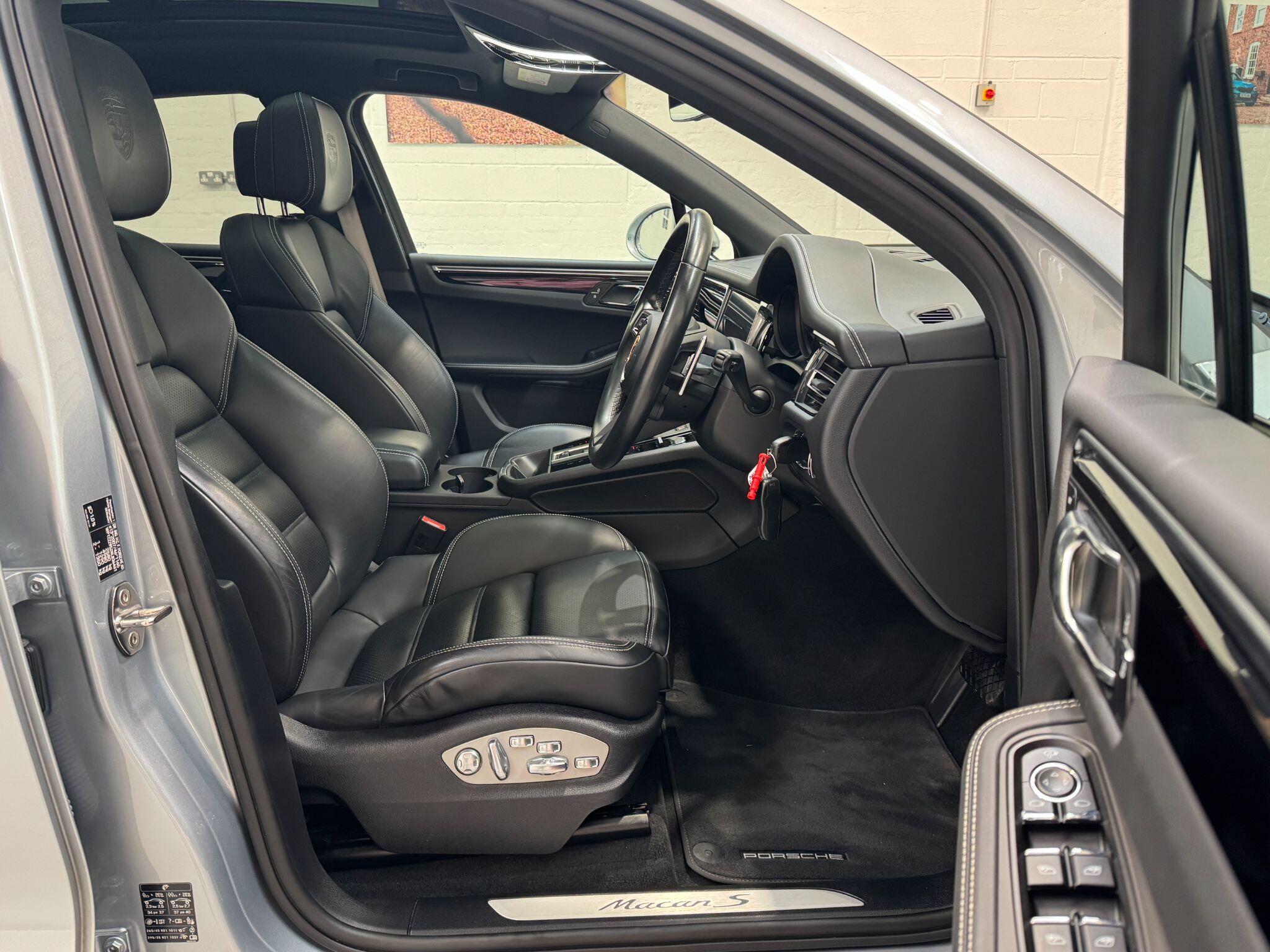 Porsche Macan - Image 18