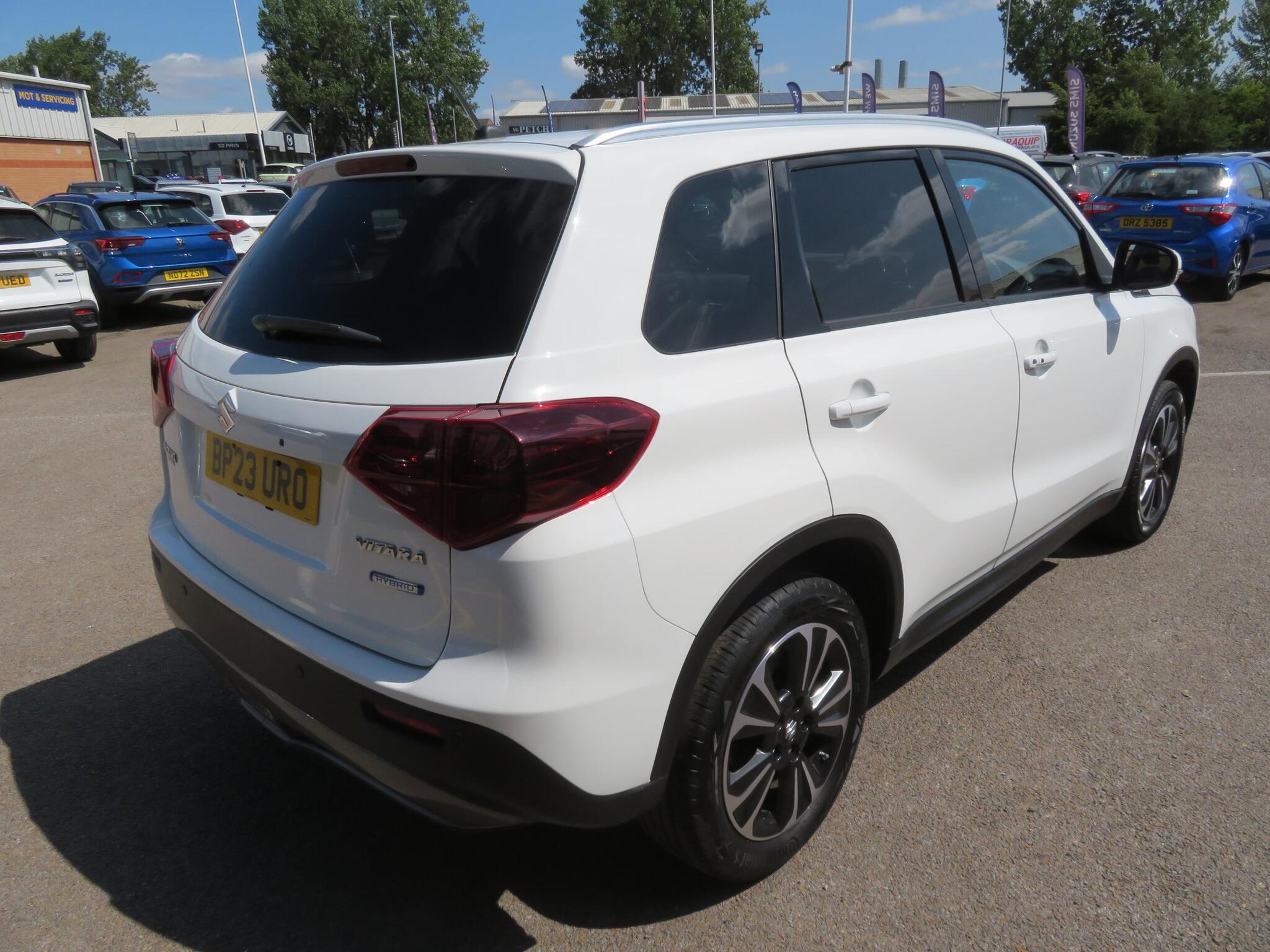 Suzuki Vitara - Image 11