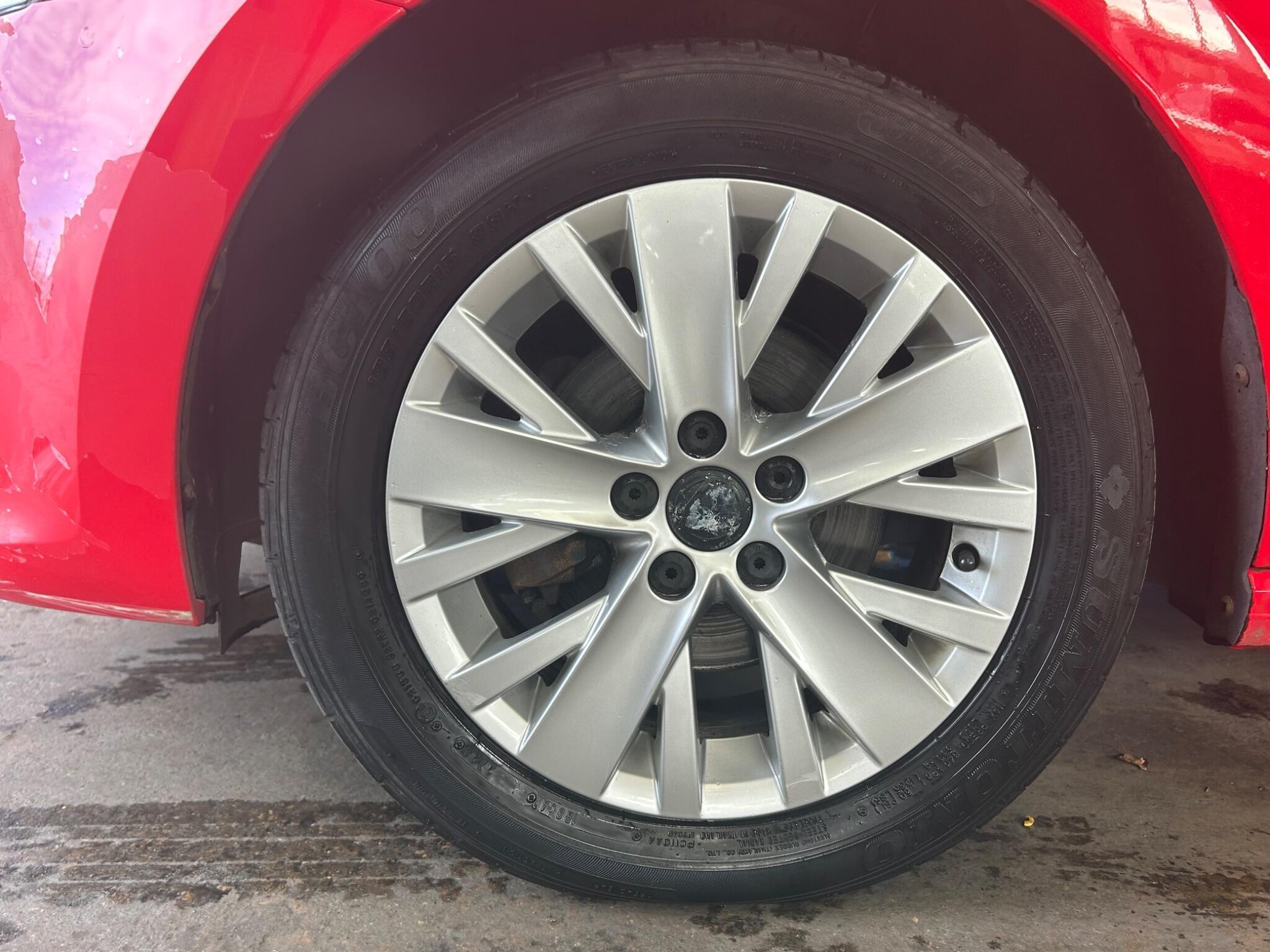 Volkswagen Polo - Image 25