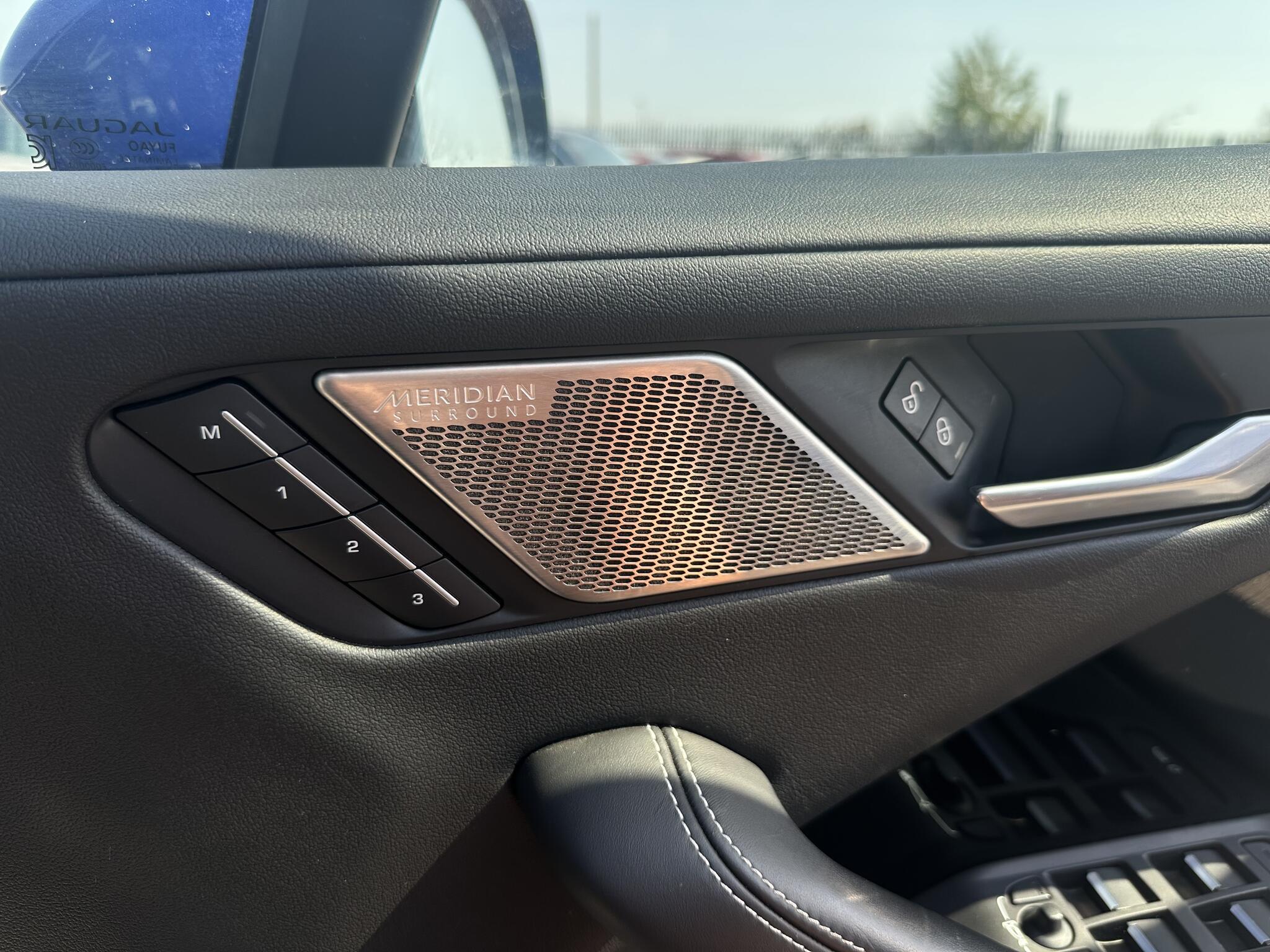 Jaguar I-Pace - Image 13