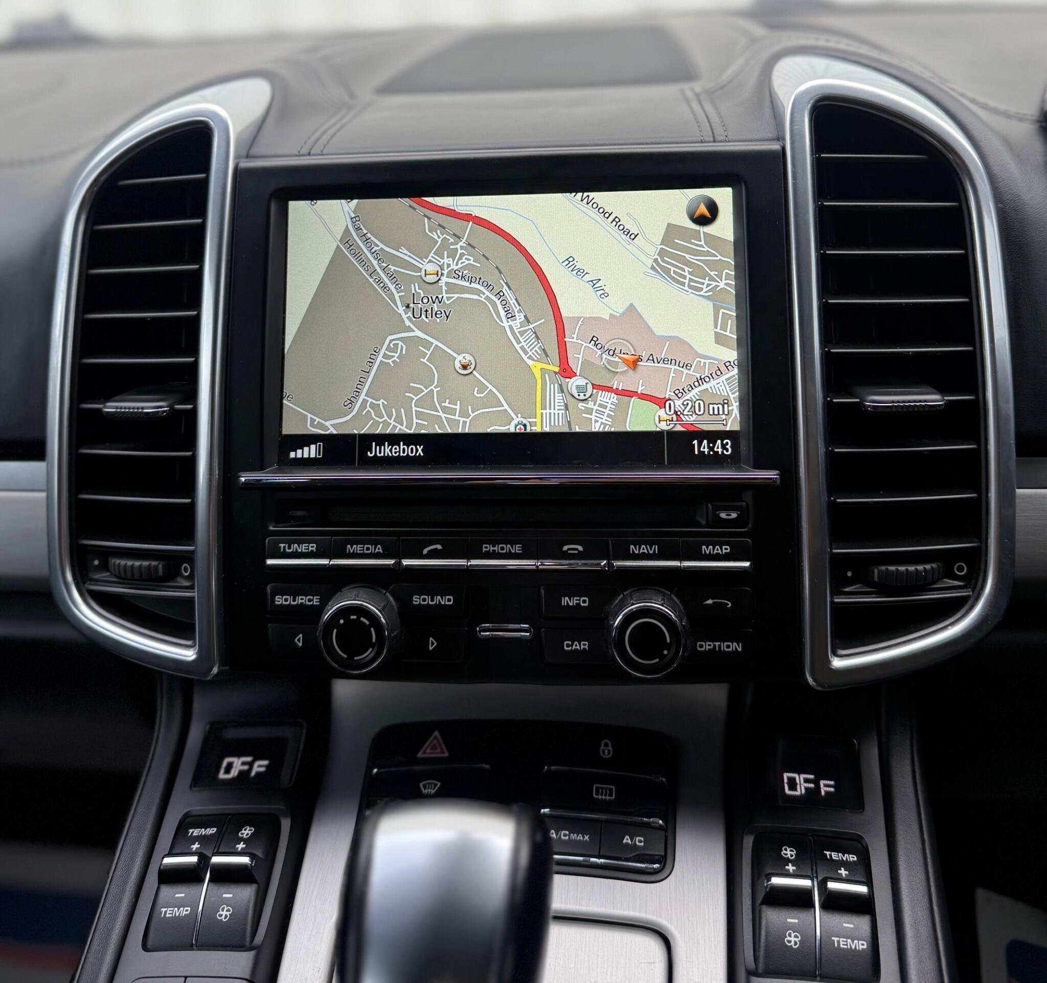 Porsche Cayenne - Image 39