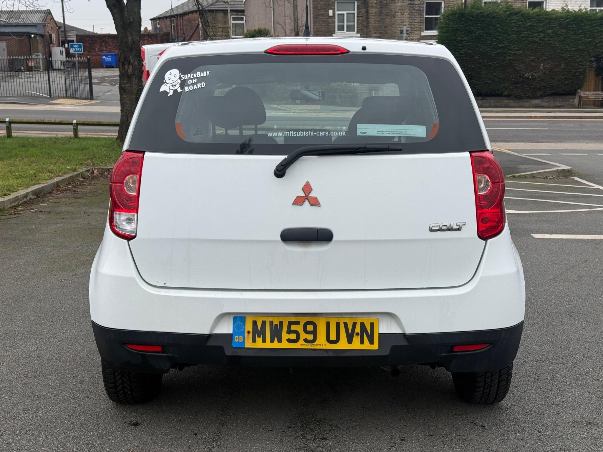 Mitsubishi Colt - Image 5