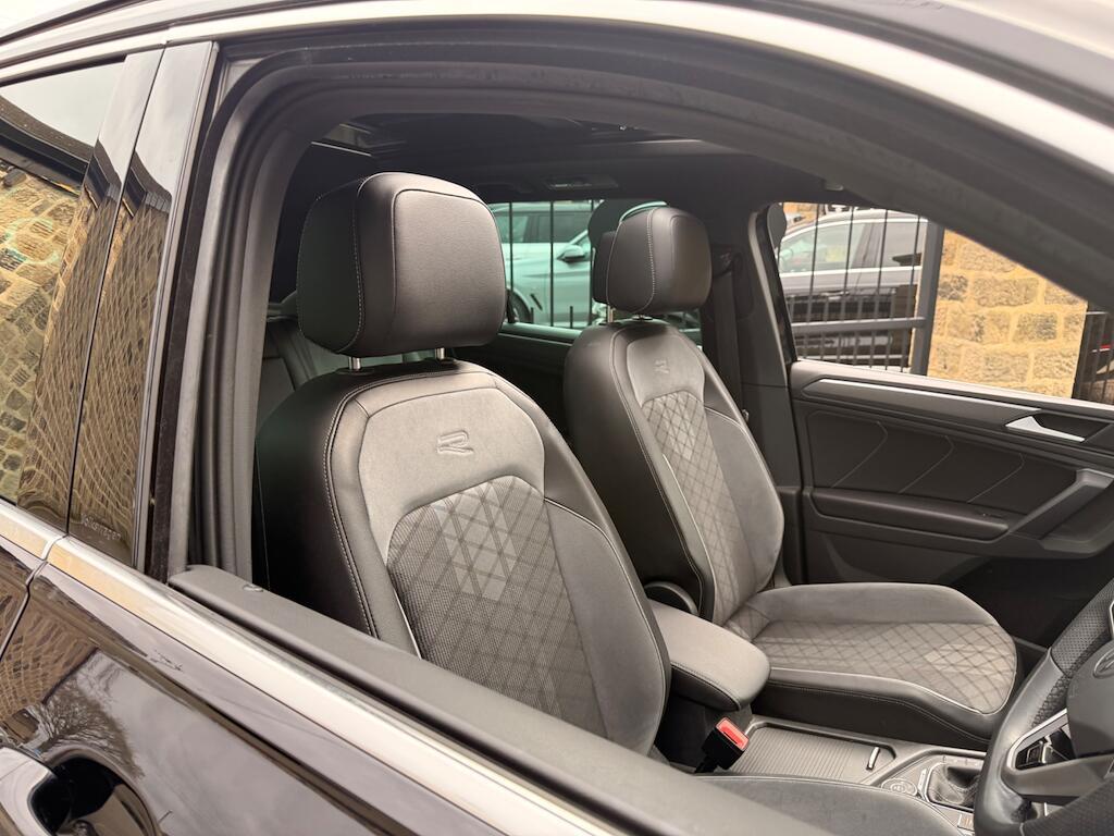 Volkswagen Tiguan - Image 24