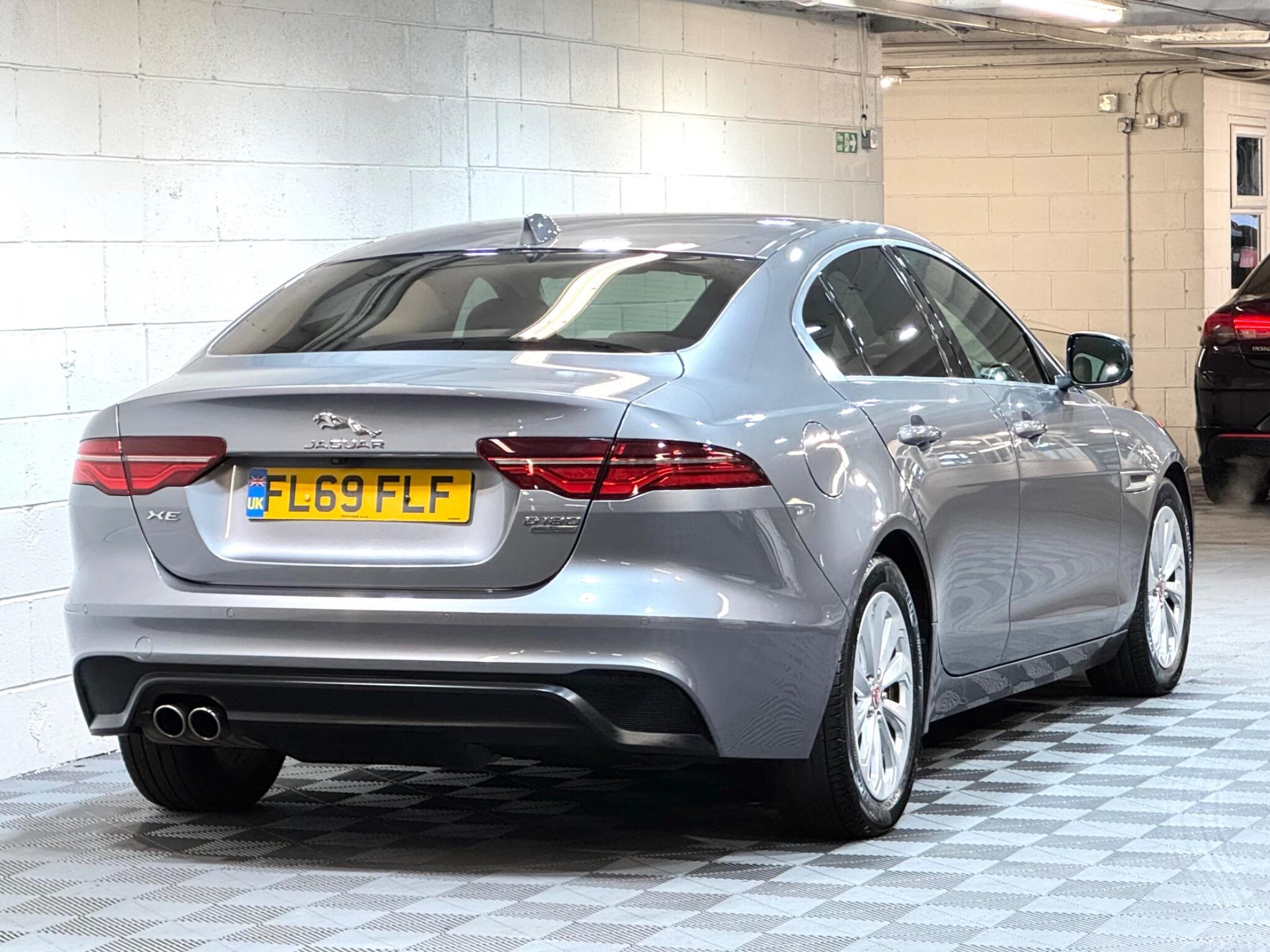Jaguar XE - Image 4
