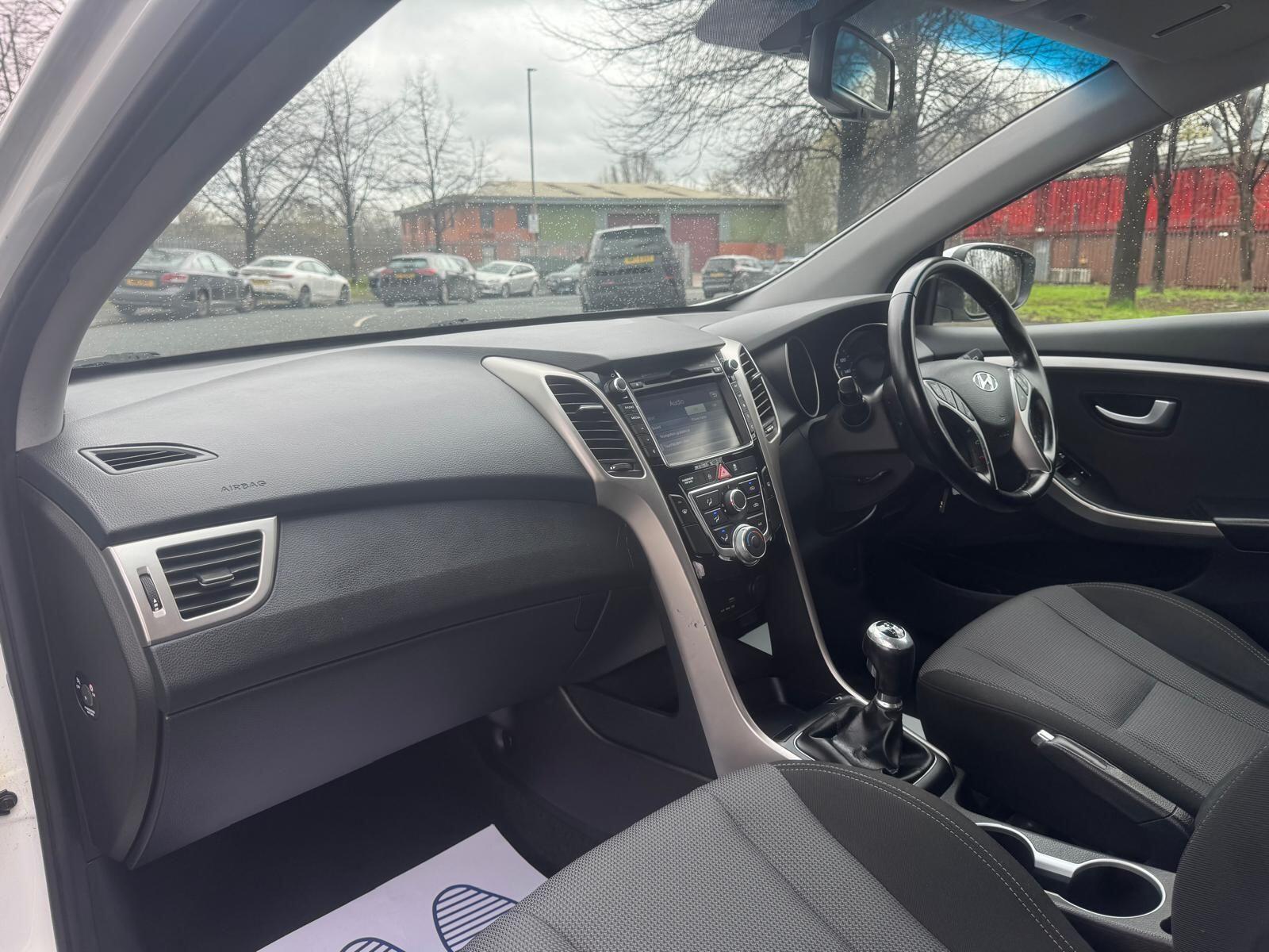 Hyundai i30 - Image 15