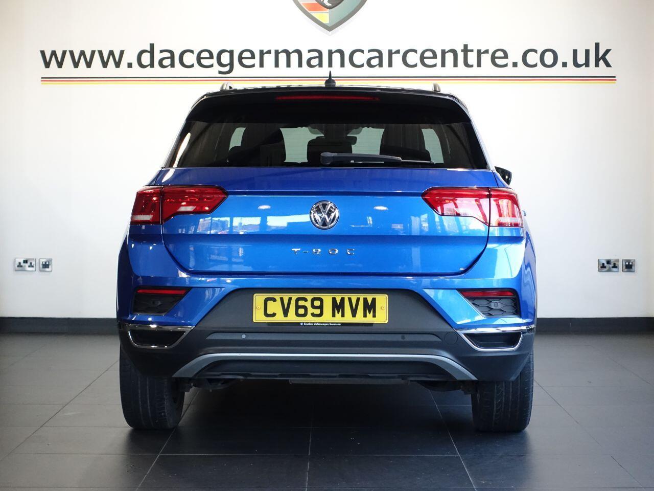 Volkswagen T-Roc - Image 12