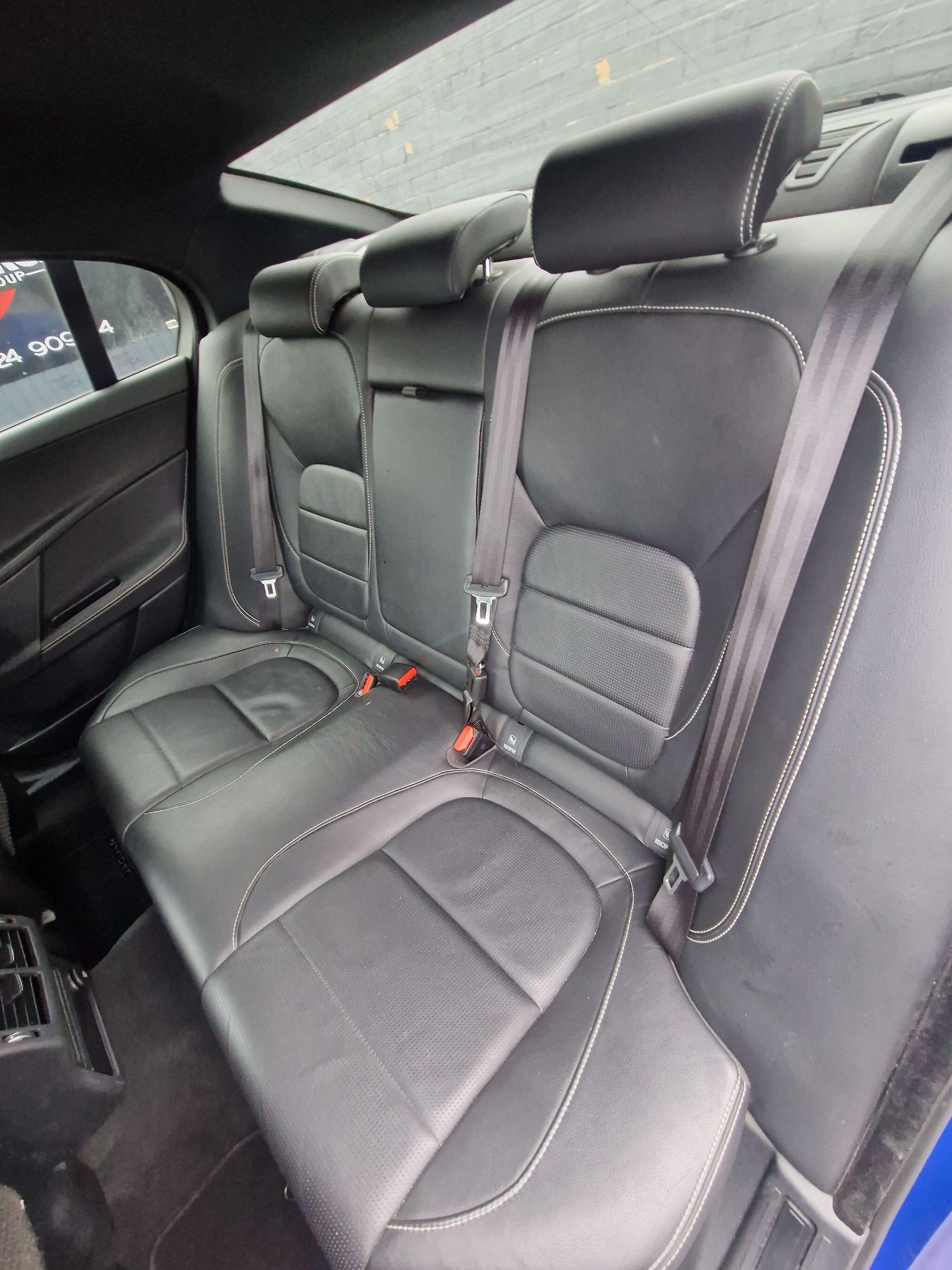 Jaguar XE - Image 40