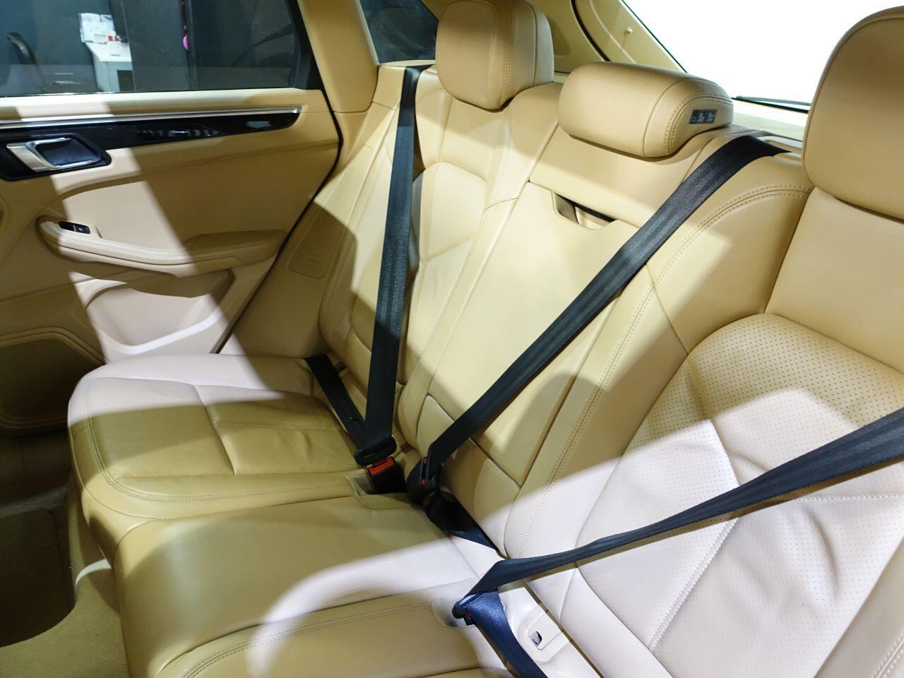 Porsche Macan - Image 24