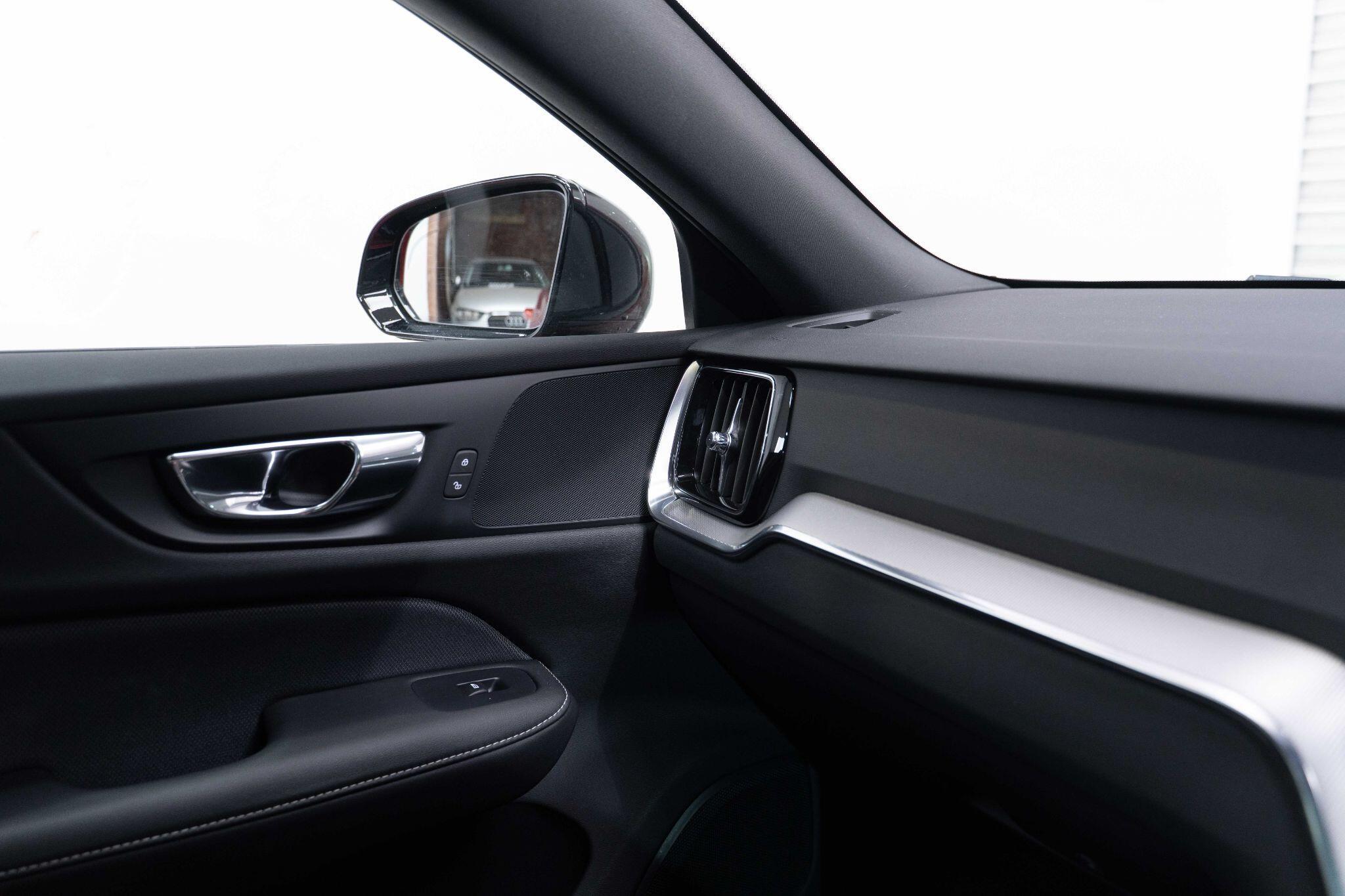 Volvo V60 - Image 8