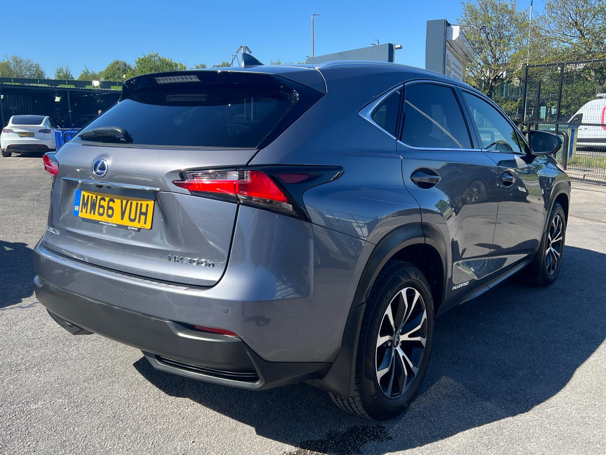 Lexus NX - Image 8