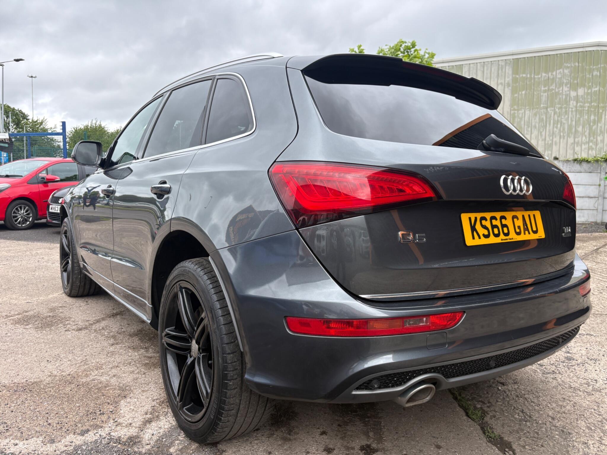 Audi Q5 - Image 10