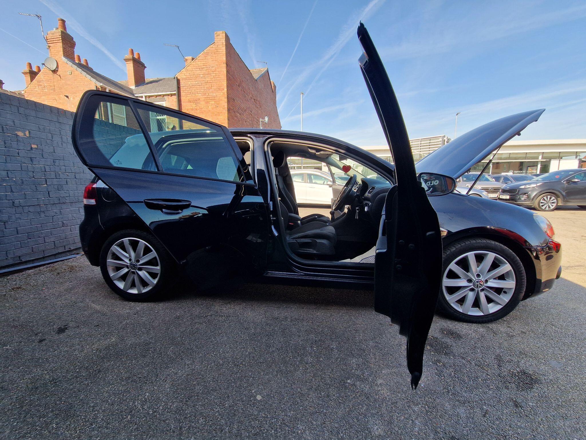 Volkswagen Golf - Image 23