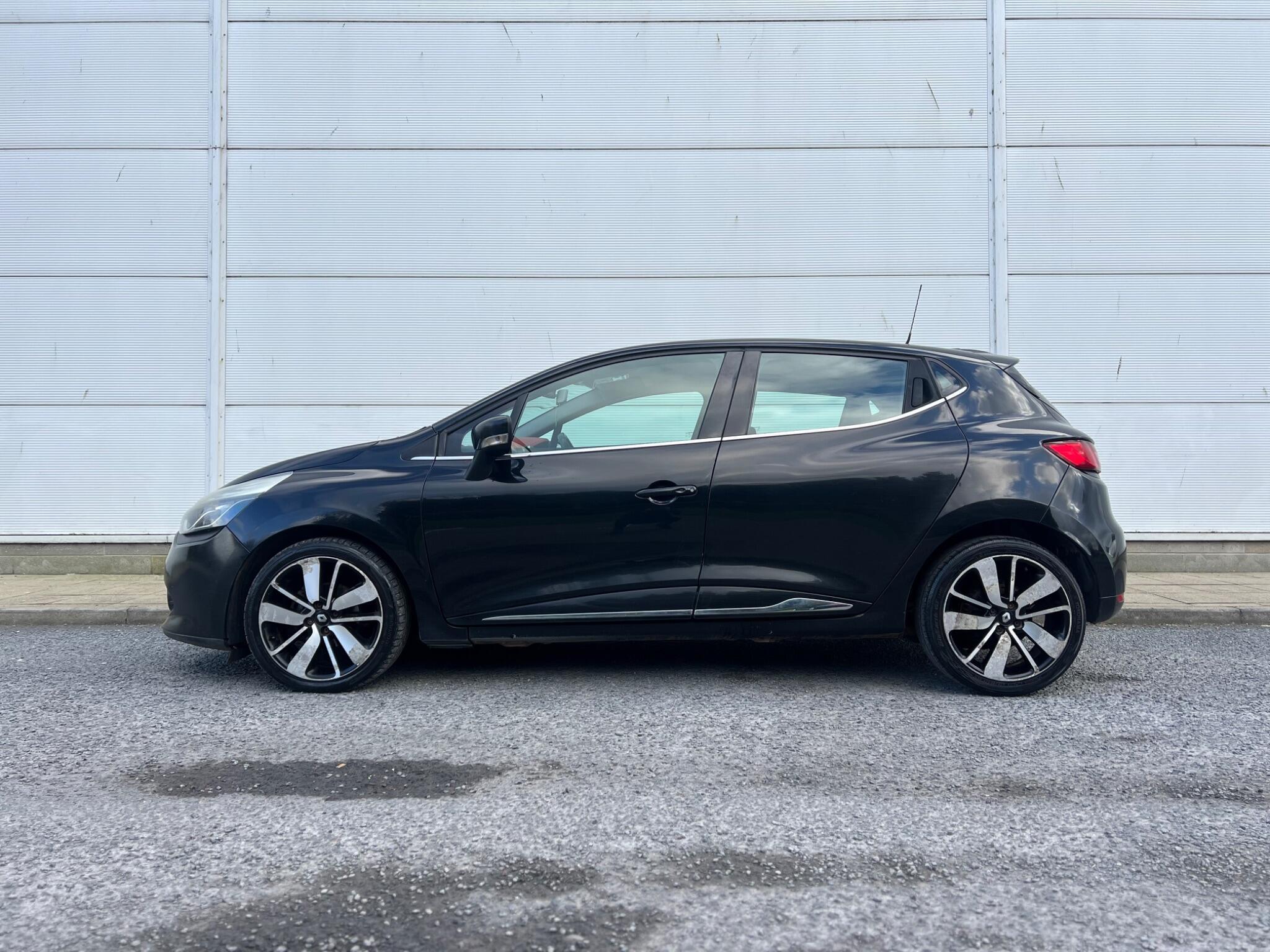 Renault Clio - Image 26