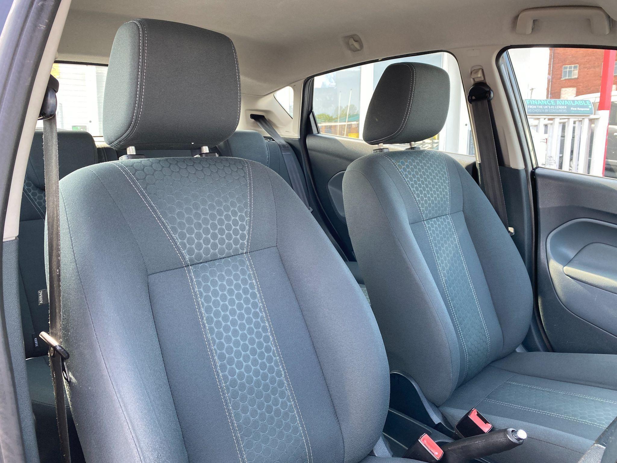 Ford Fiesta - Image 25