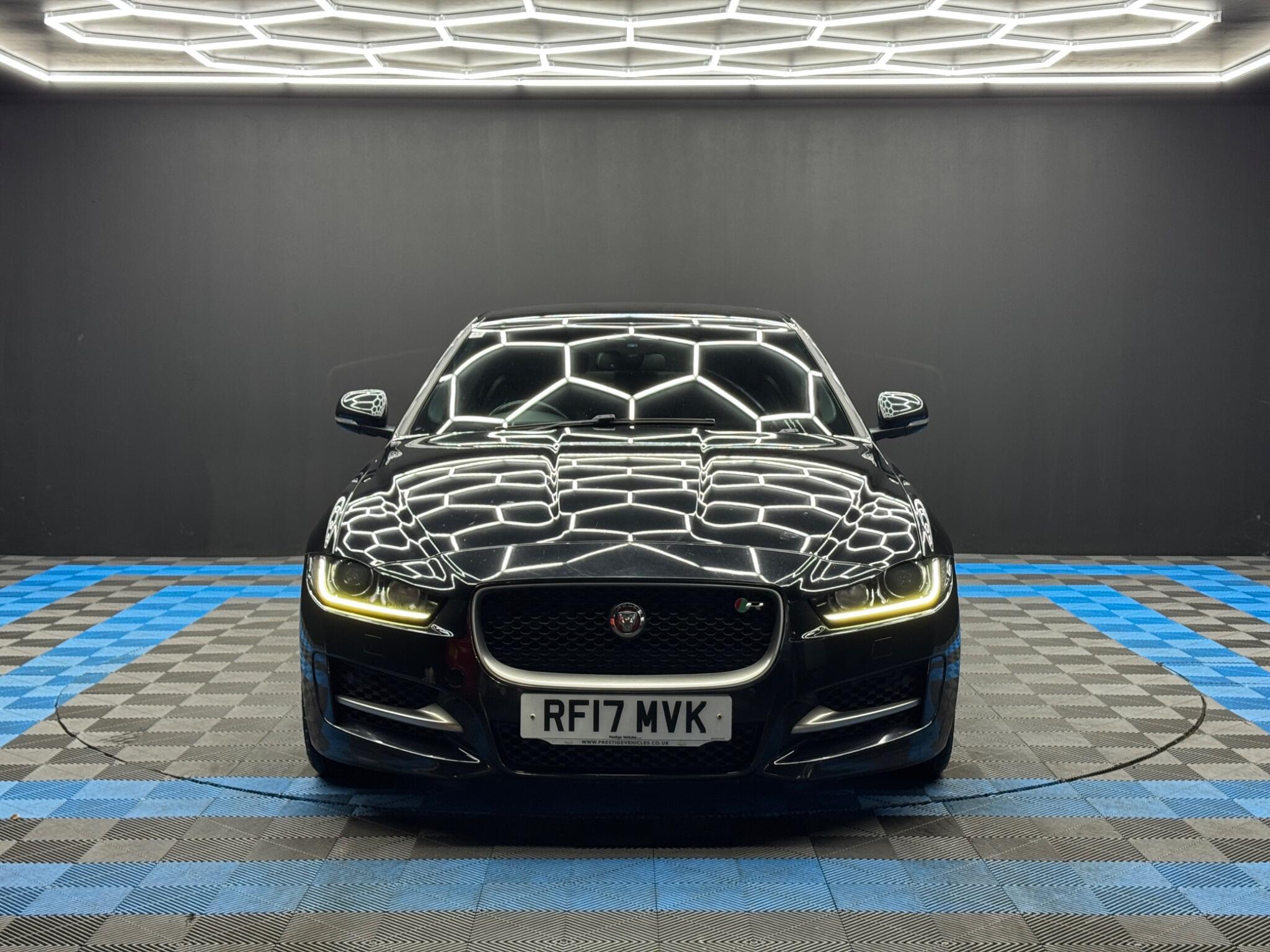 Jaguar XE - Image 2
