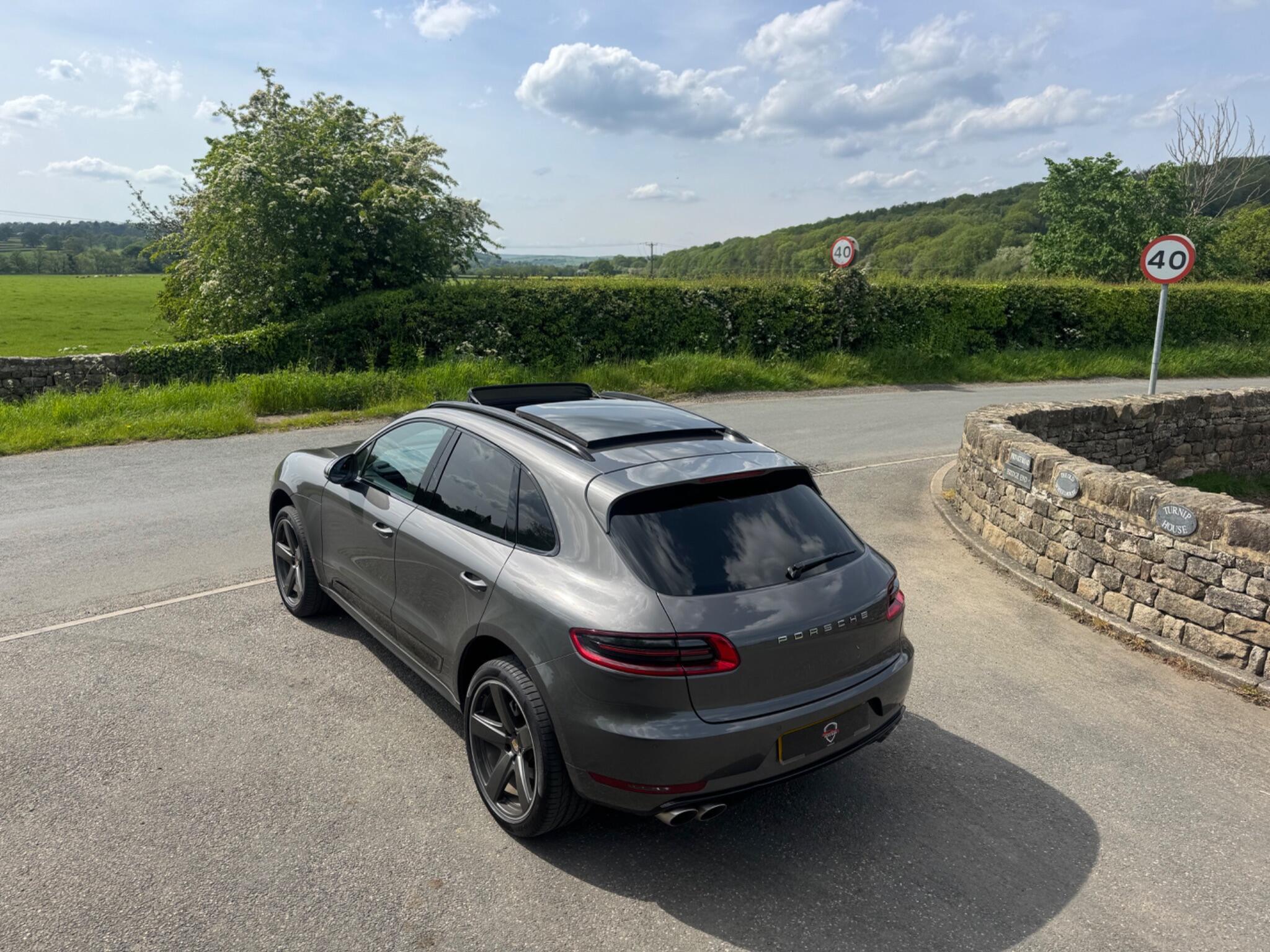 Porsche Macan - Image 10