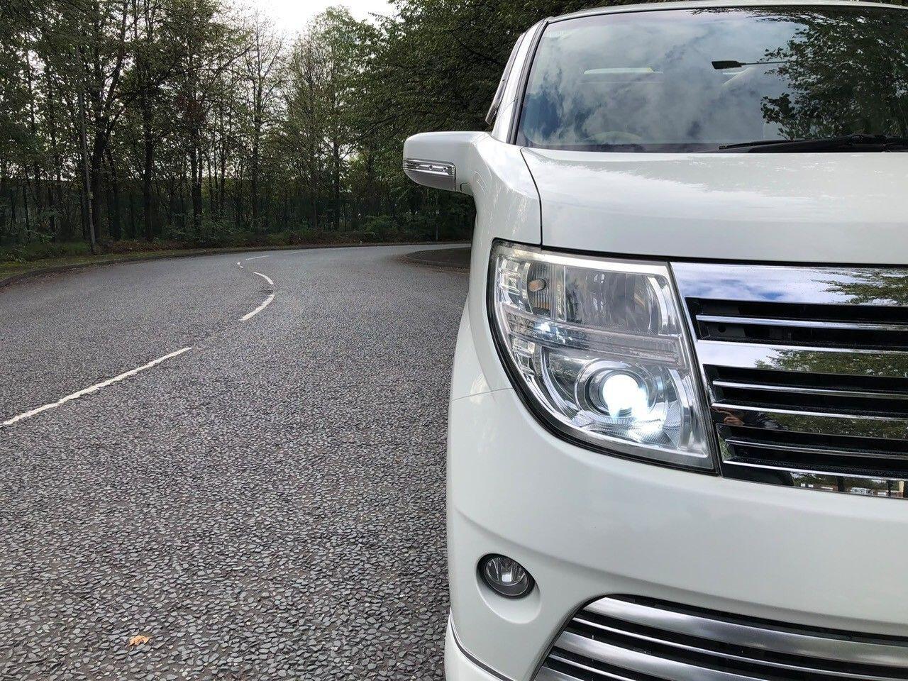 Nissan Elgrand - Image 13