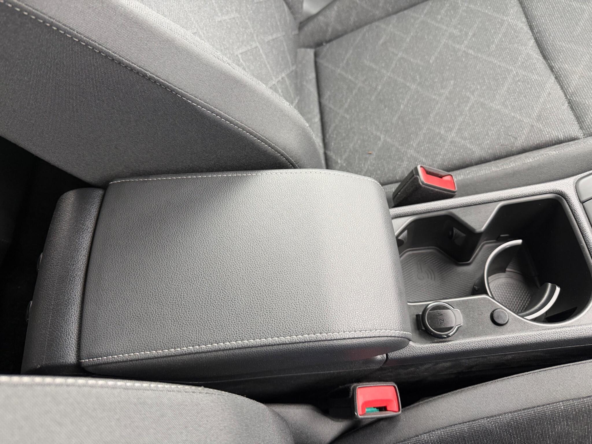 Volkswagen Golf - Image 19