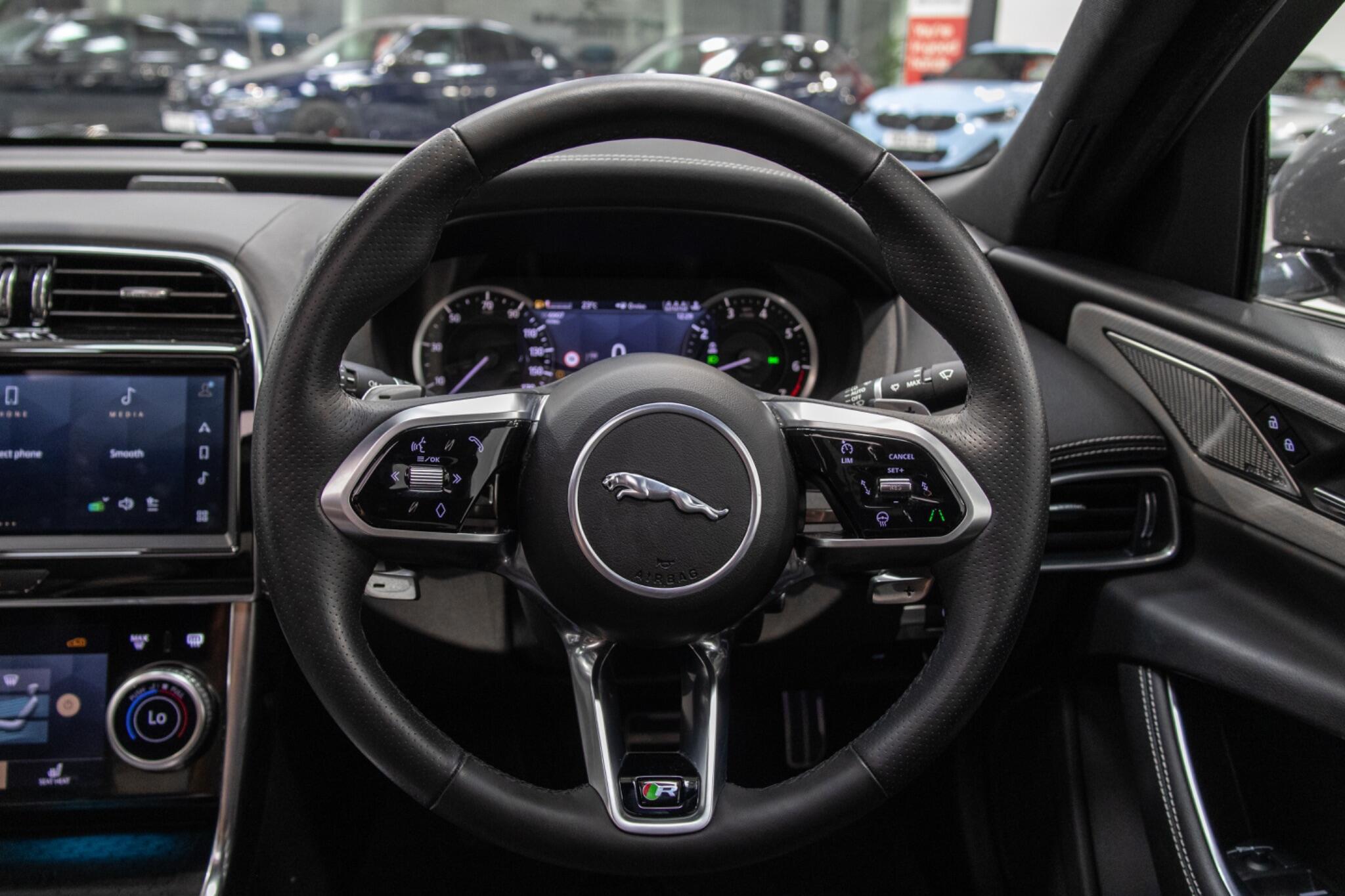 Jaguar XE - Image 15