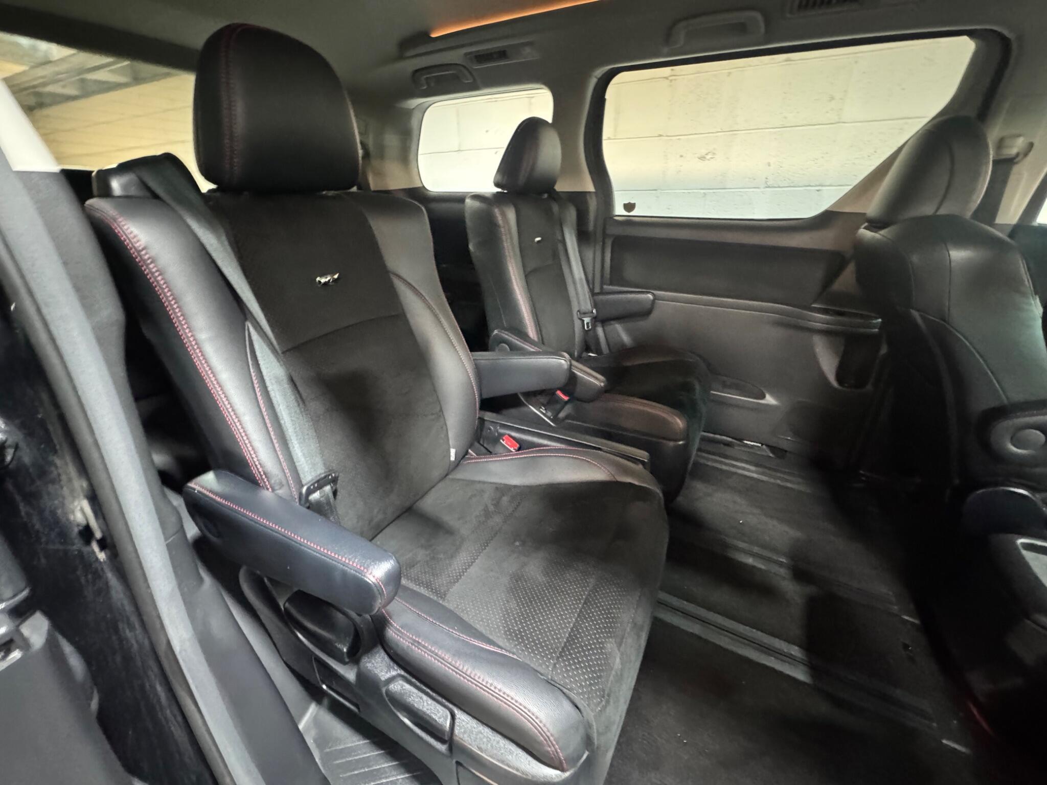Toyota Vellfire - Image 11