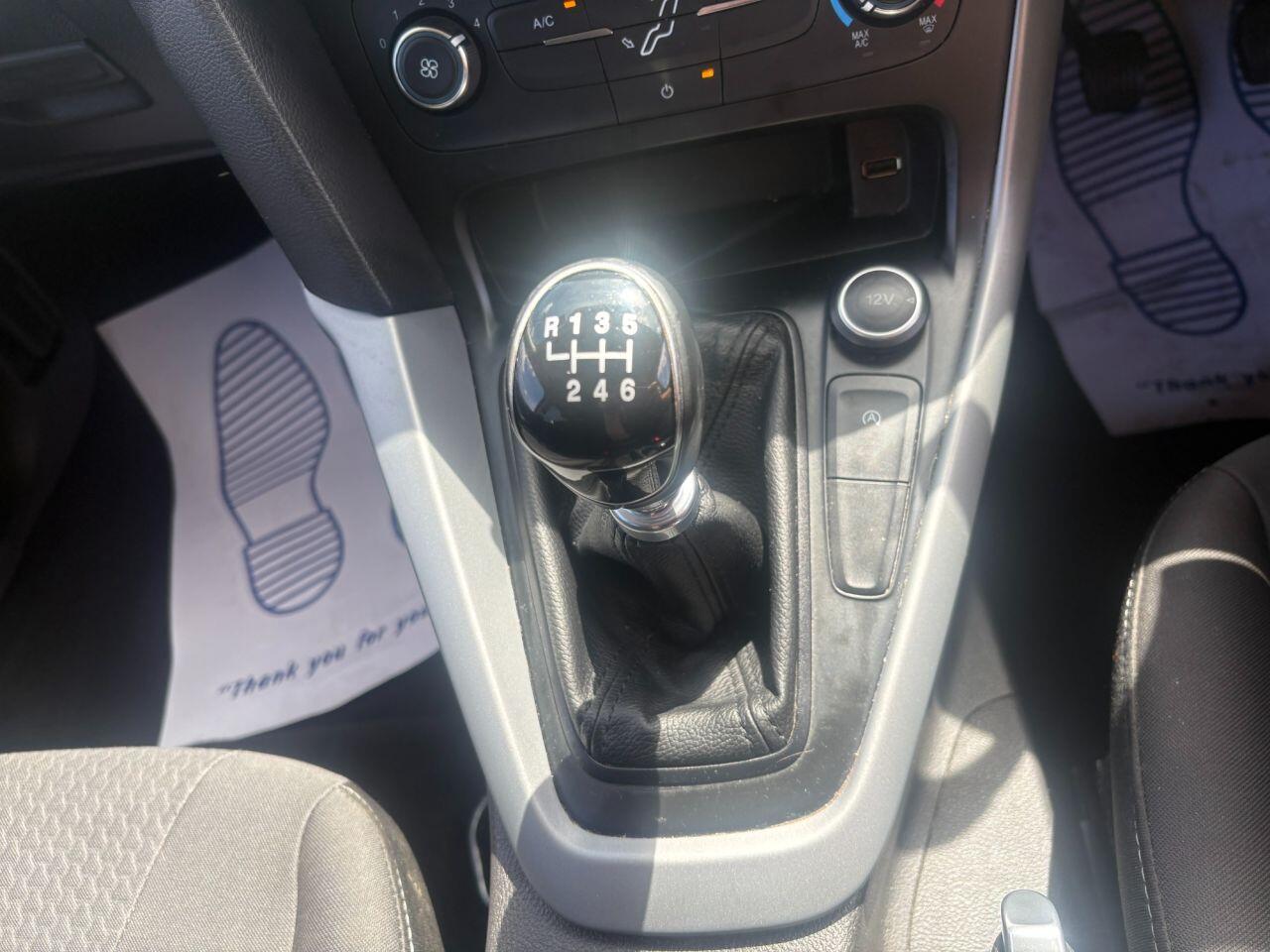 Ford Focus - Image 11