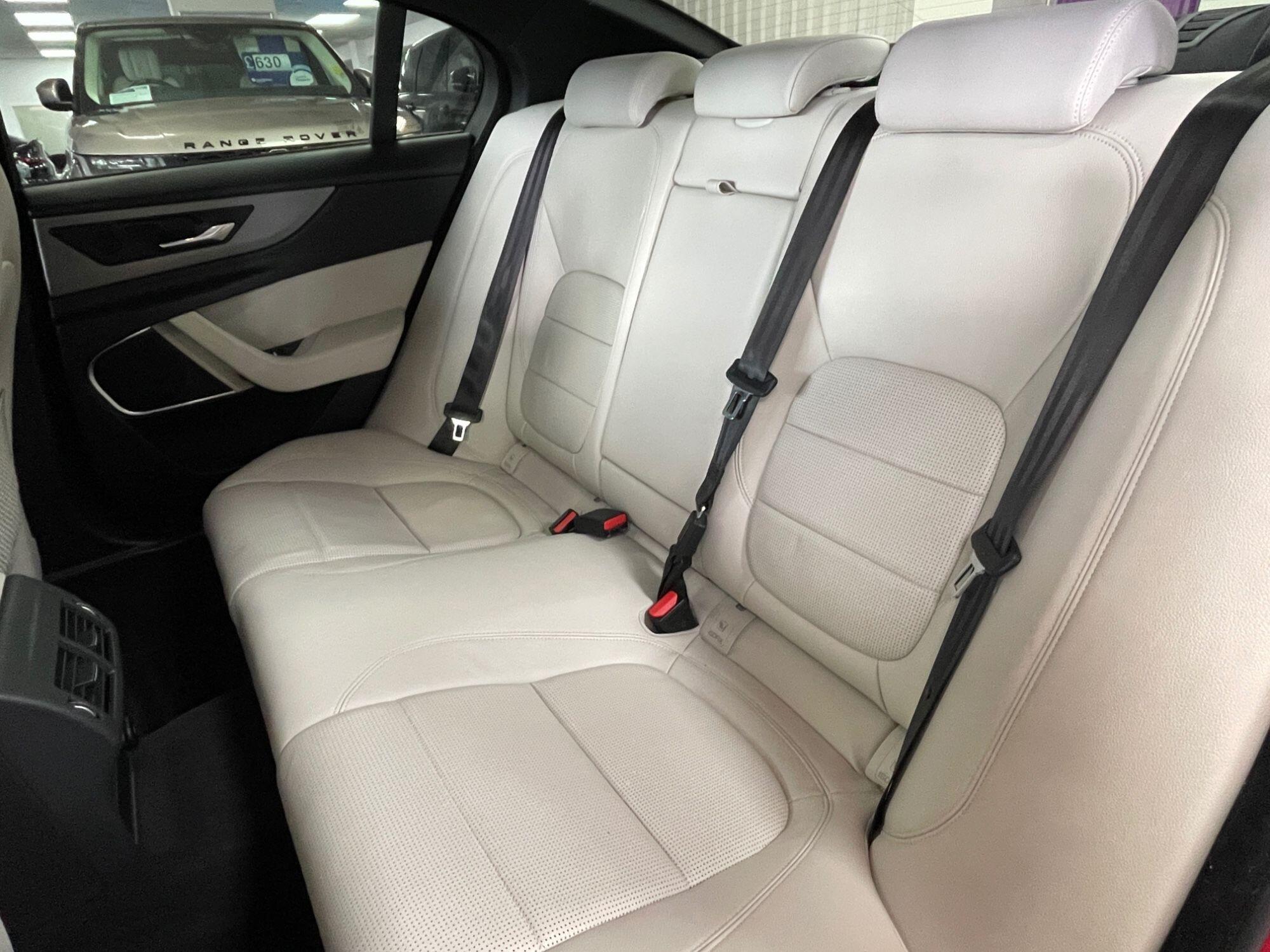 Jaguar XE - Image 31