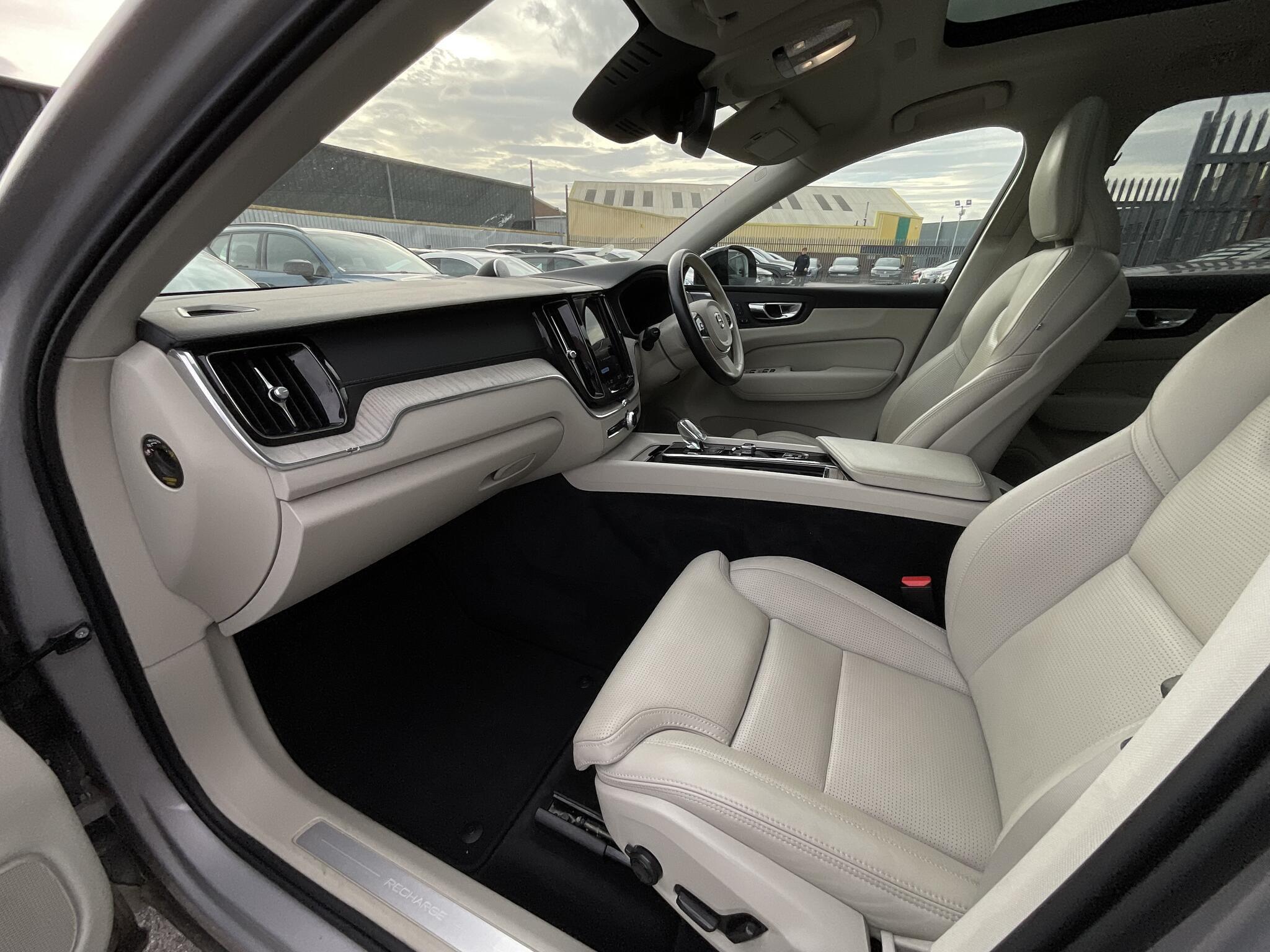 Volvo XC60 - Image 16