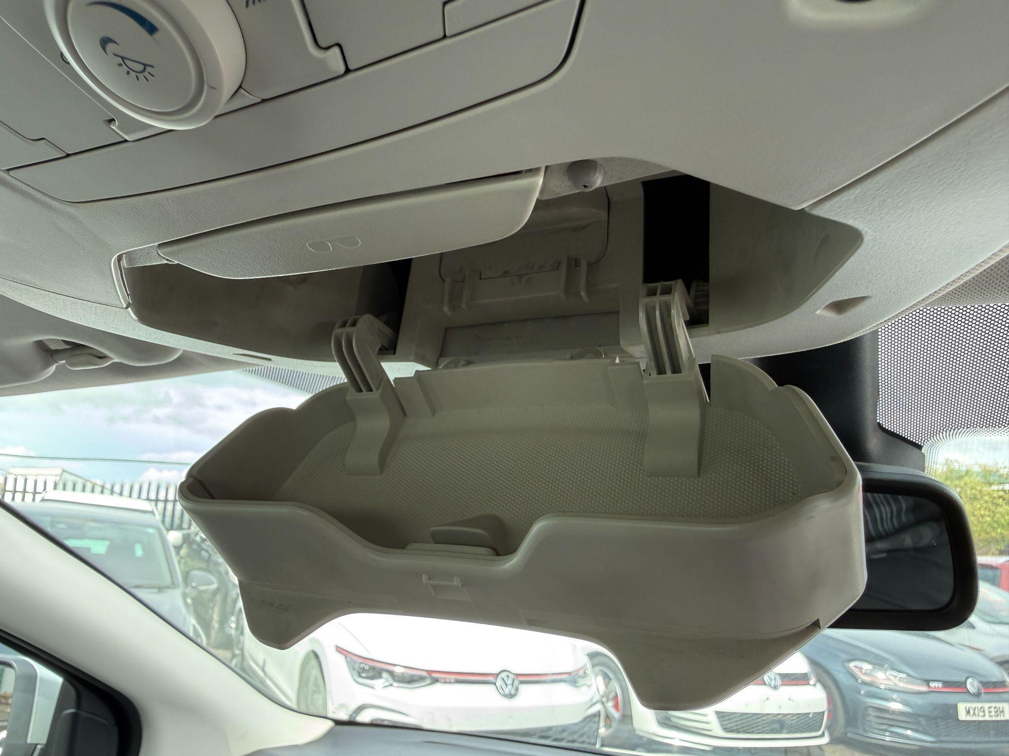Ford Focus - Image 72