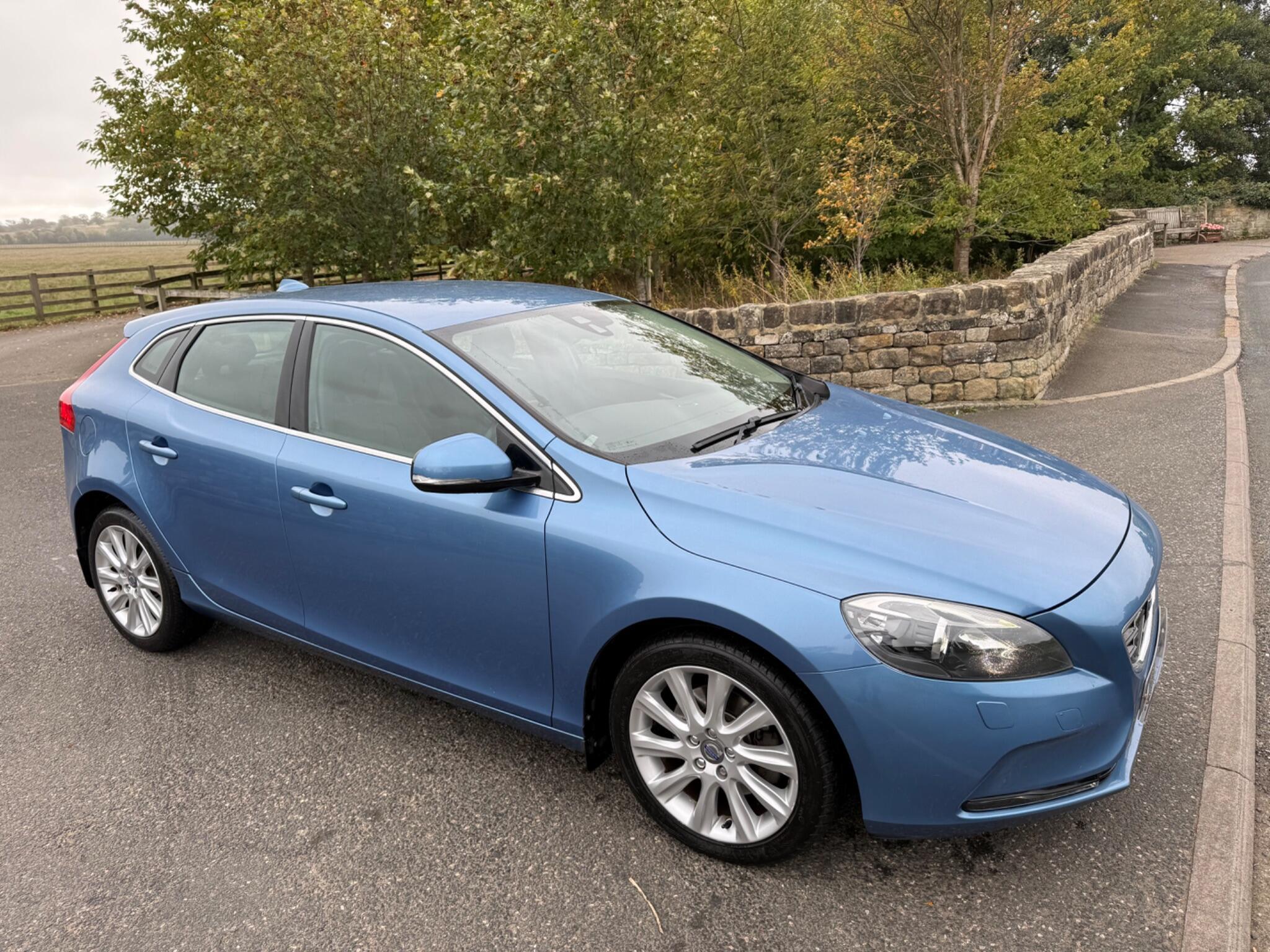 Volvo V40 - Image 4