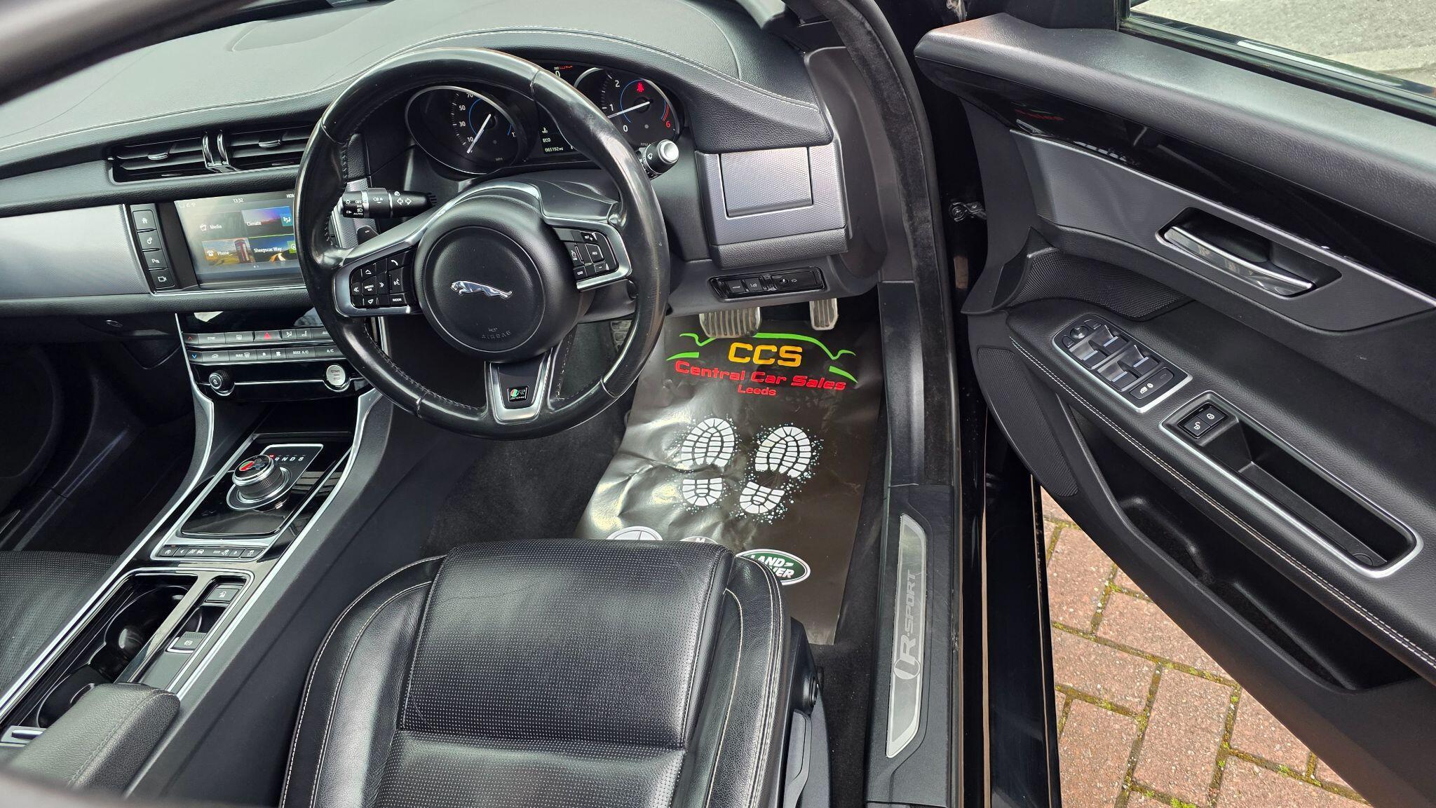 Jaguar XF - Image 28