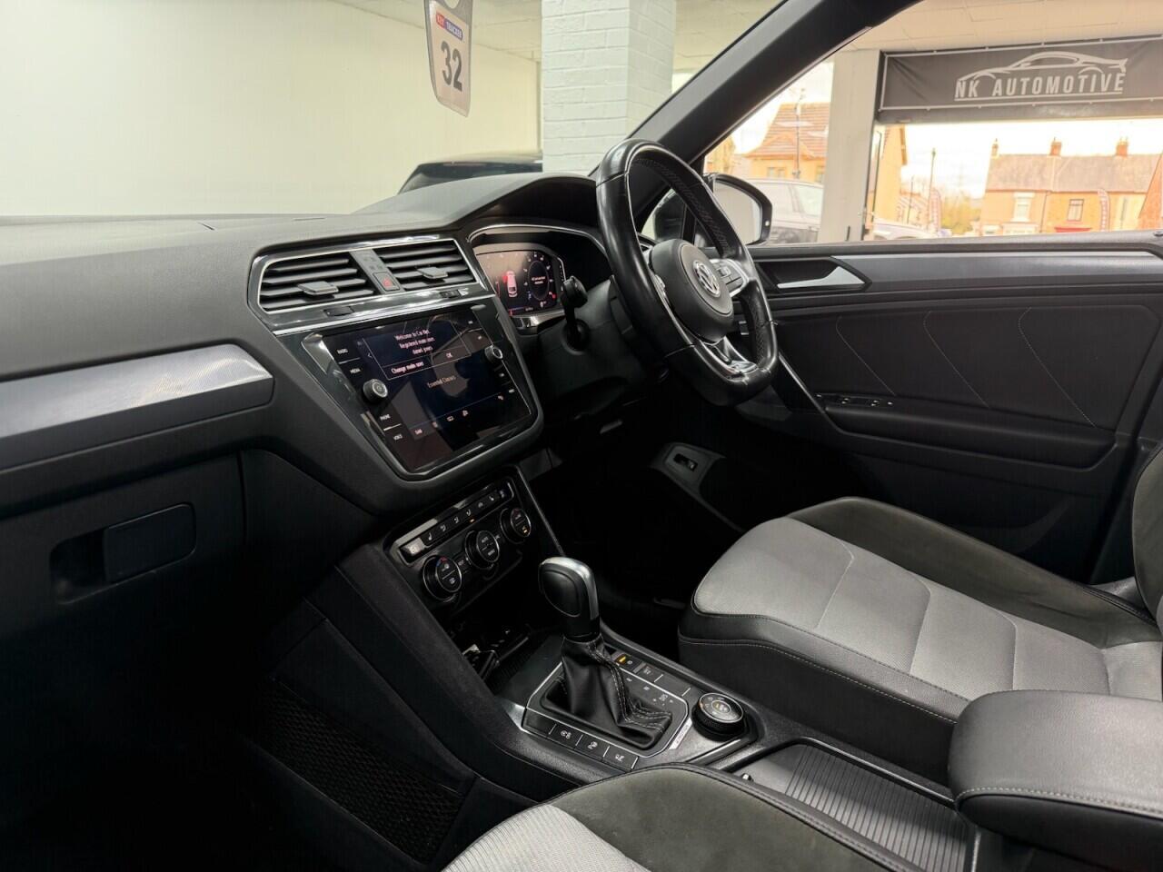 Volkswagen Tiguan - Image 27
