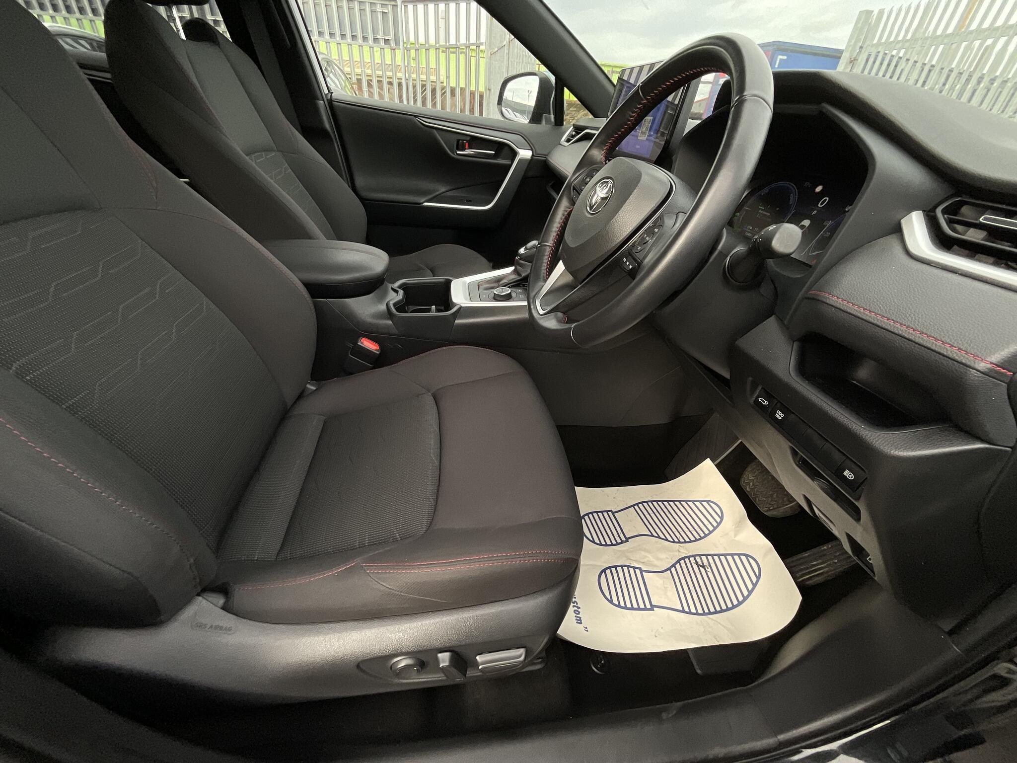 Toyota RAV4 - Image 9