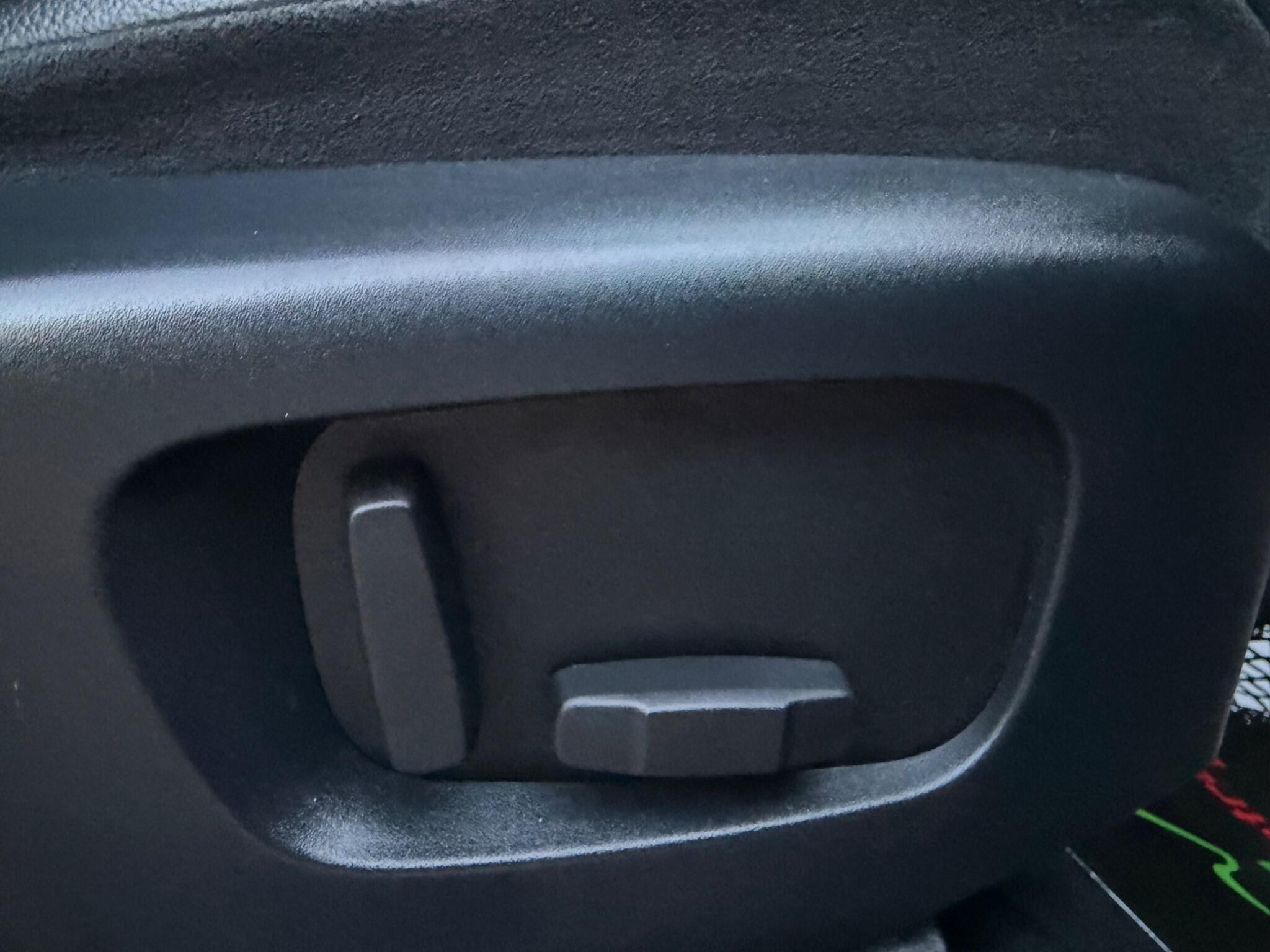 Land Rover Range Rover Evoque - Image 38