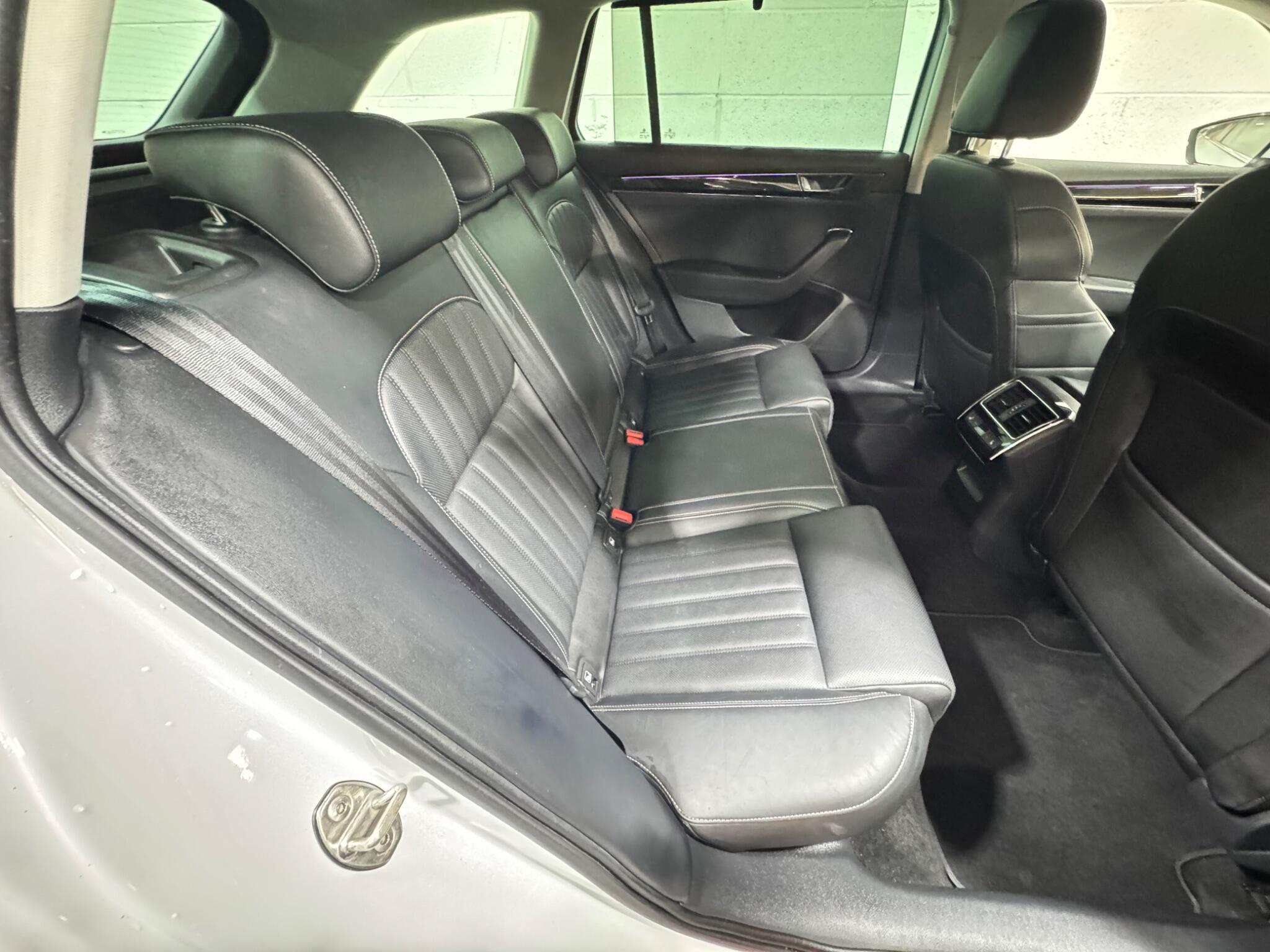 Skoda Superb - Image 11