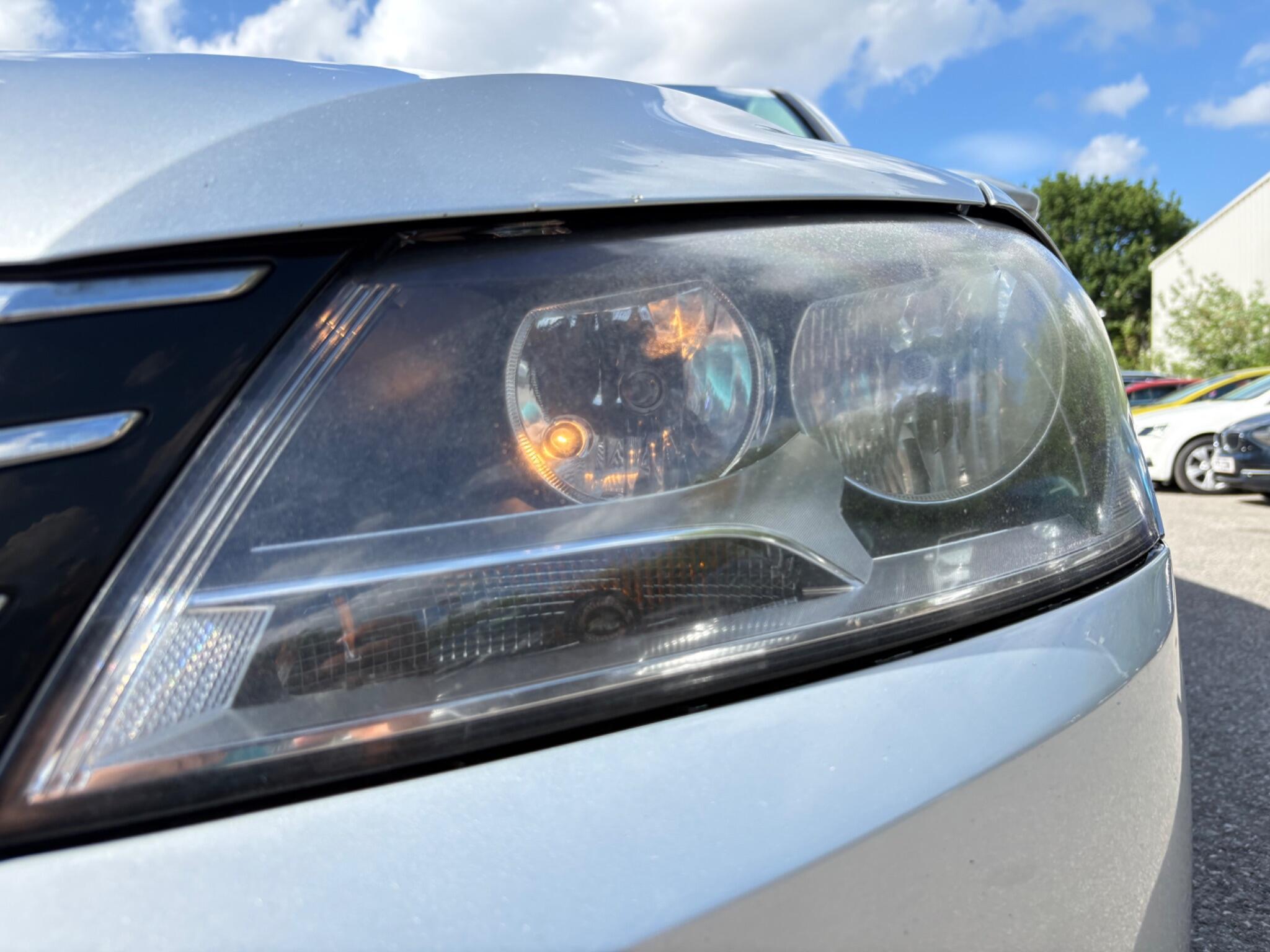 Volkswagen Passat - Image 8