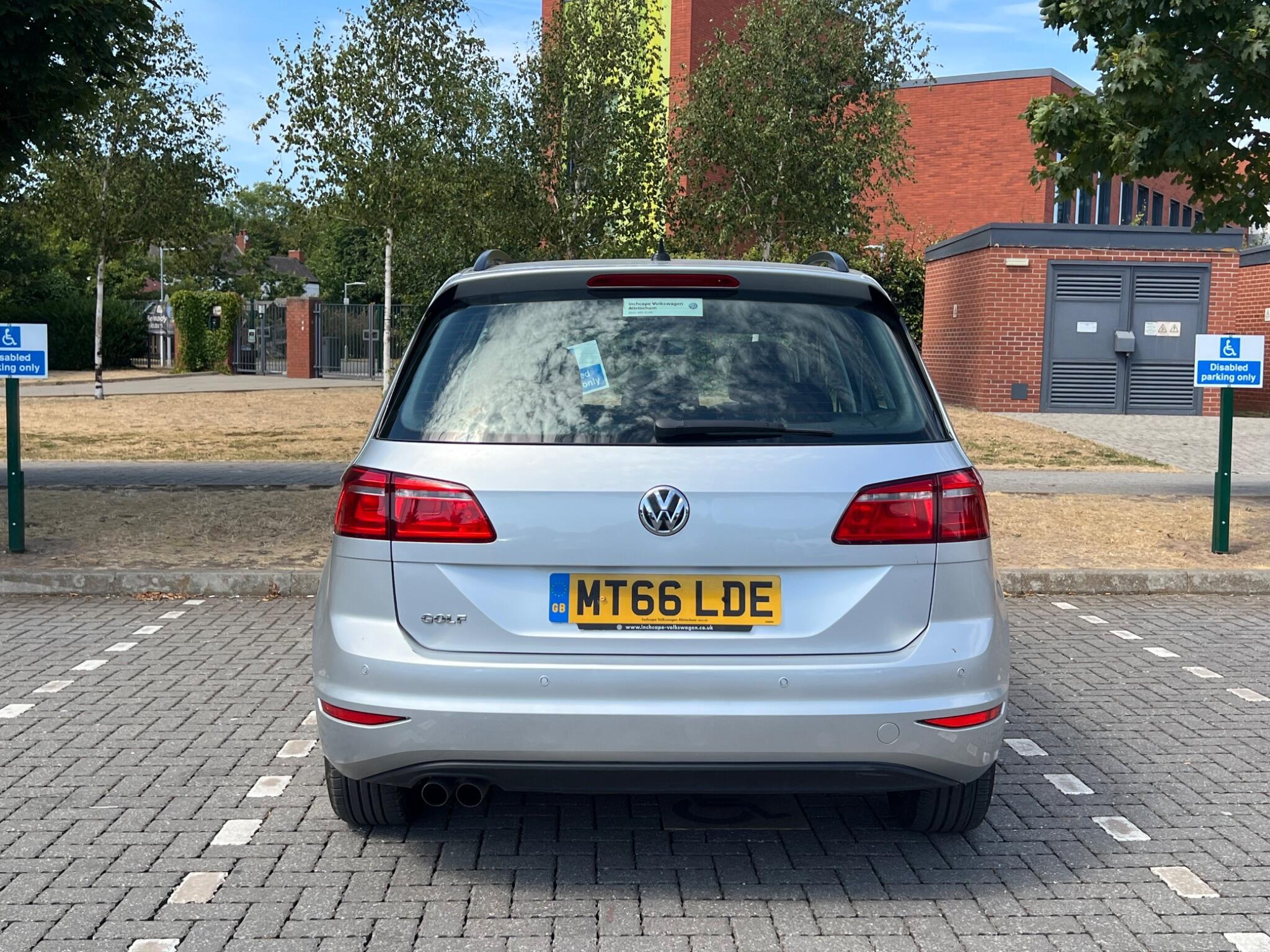 Volkswagen GOLF SV - Image 5