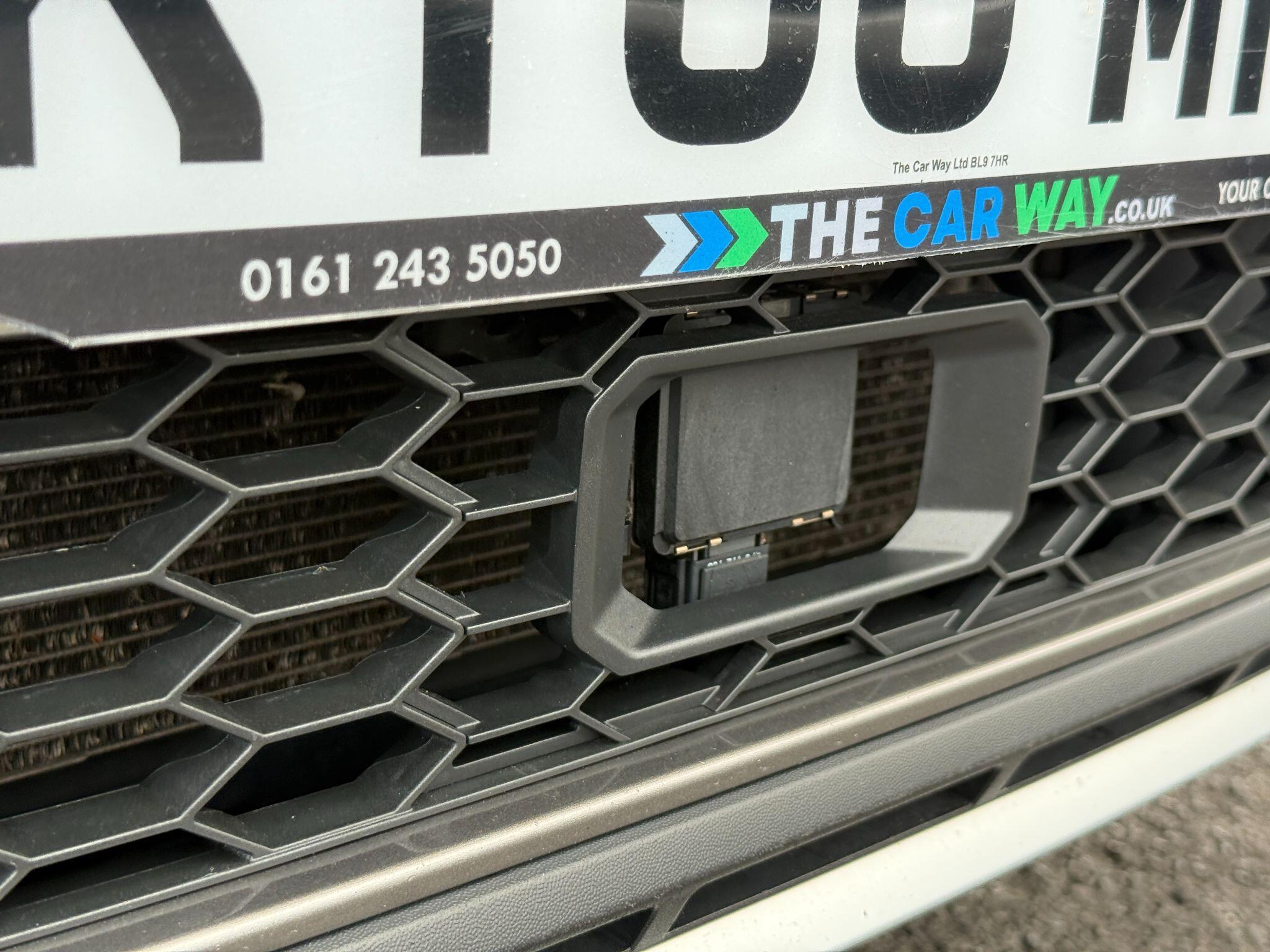 Volkswagen Golf - Image 12