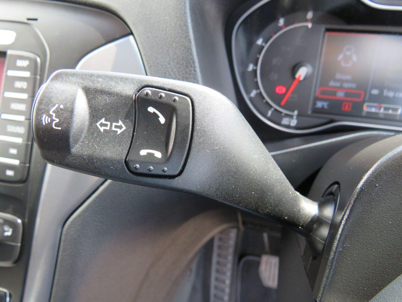 Ford Mondeo - Image 18
