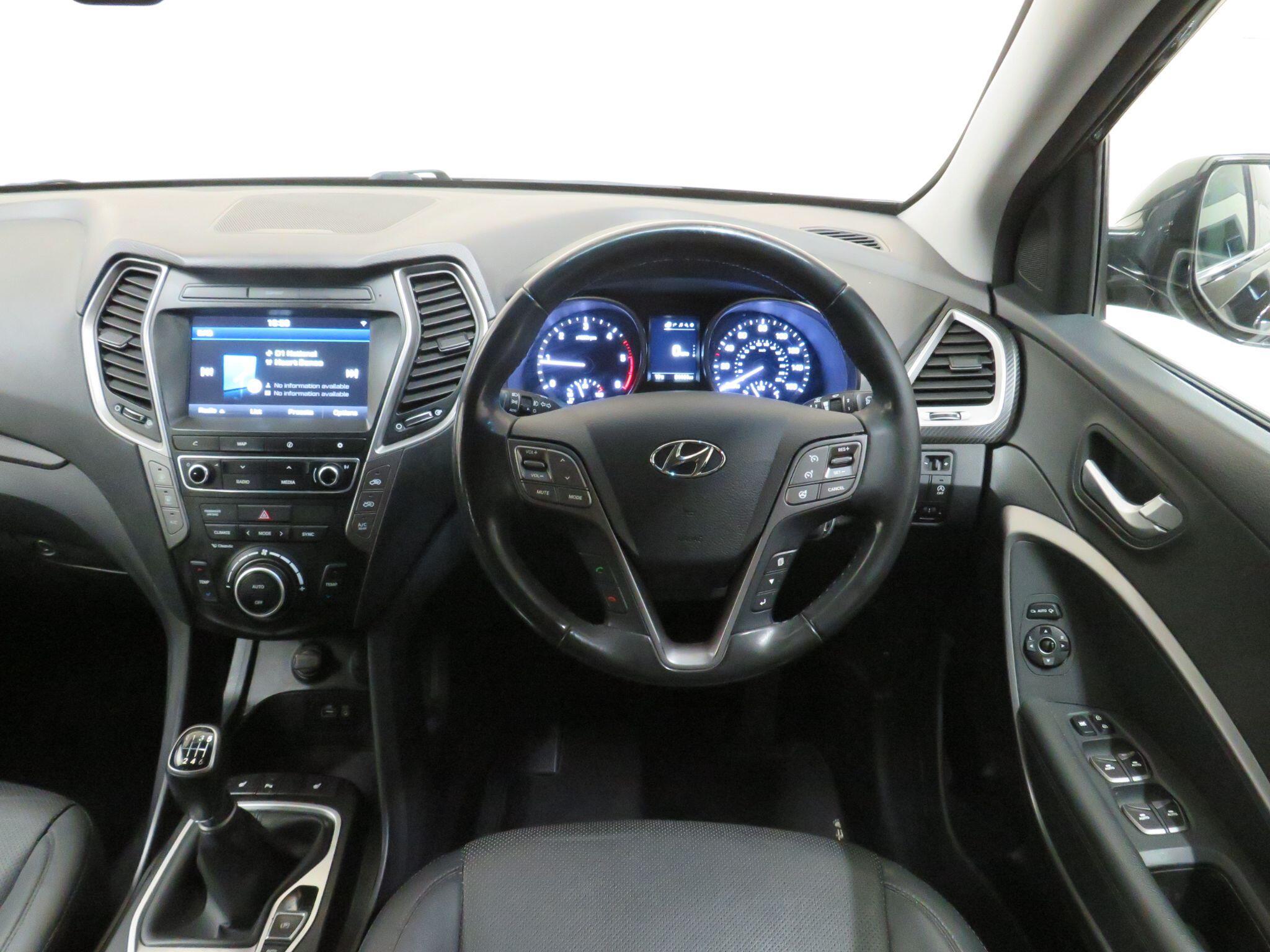 Hyundai Santa Fe - Image 14