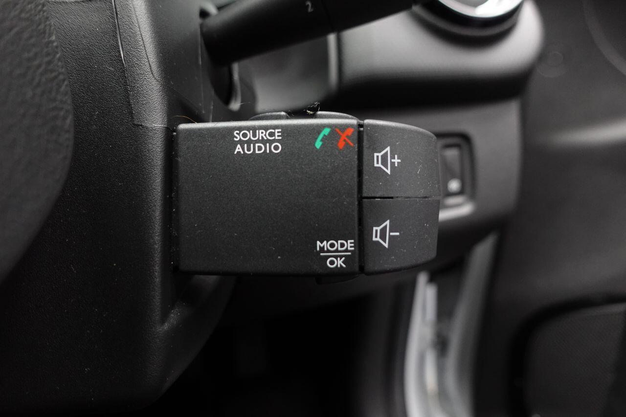 Renault Clio - Image 27