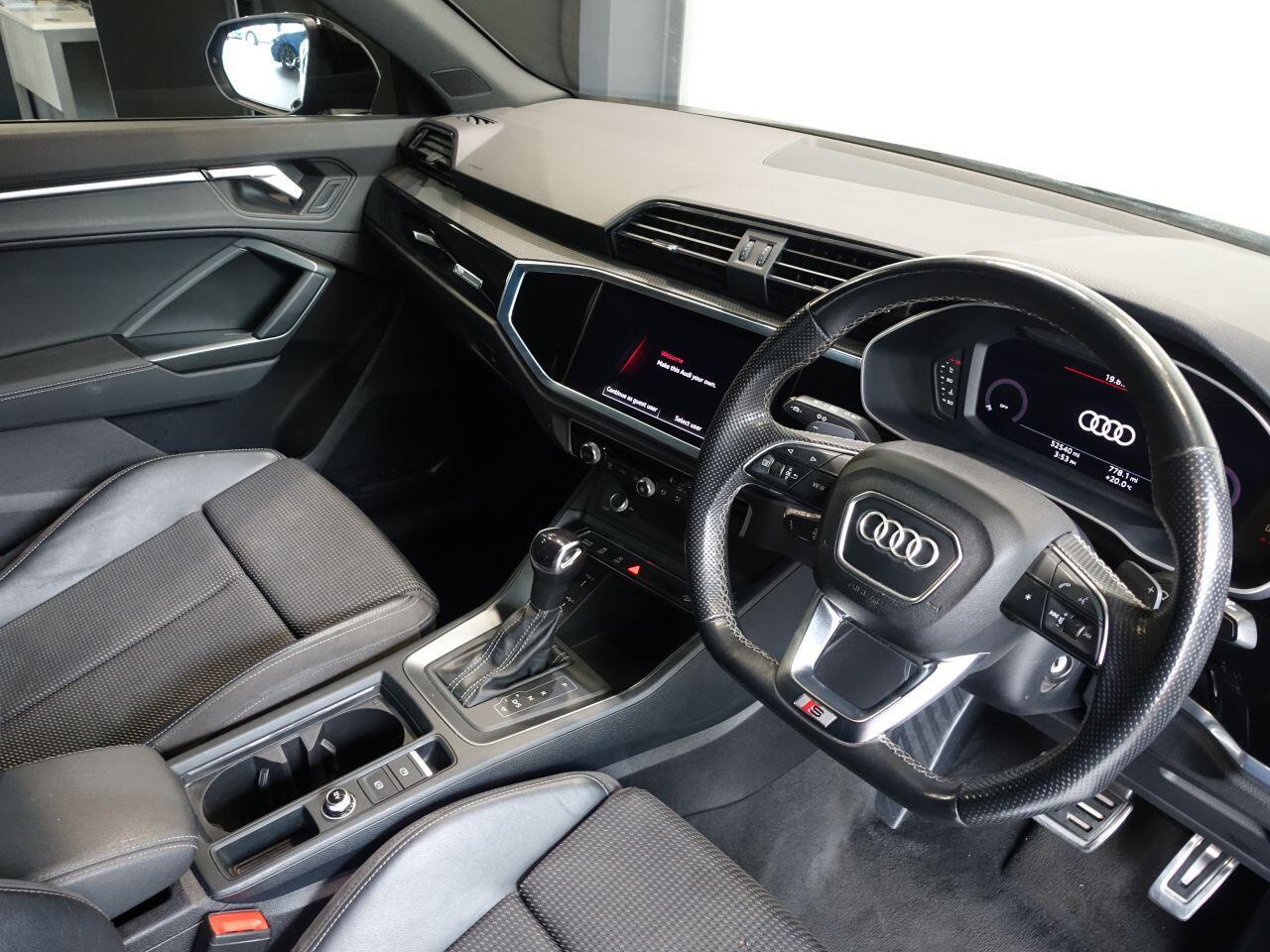 Audi Q3 - Image 2