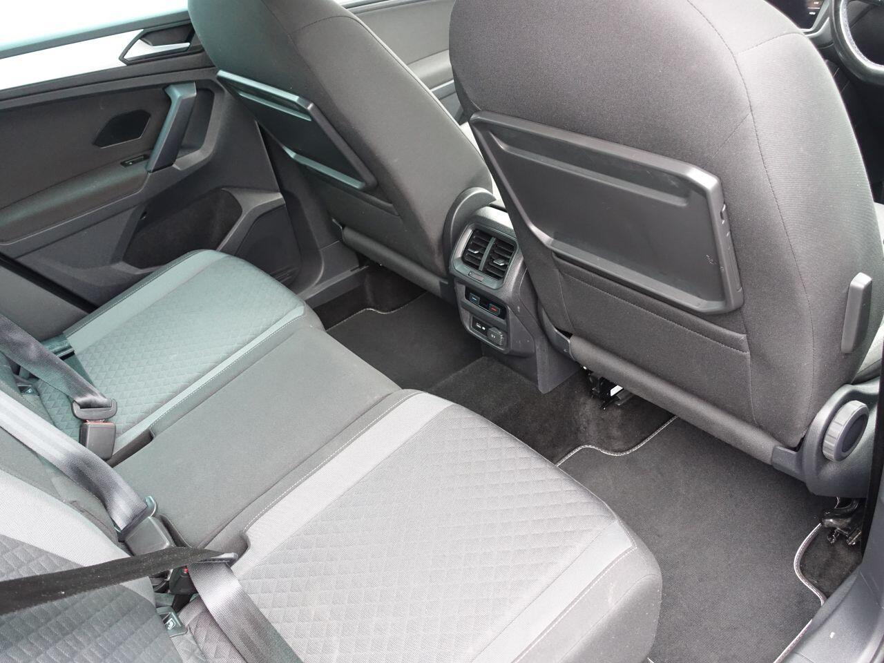 Volkswagen Tiguan - Image 12