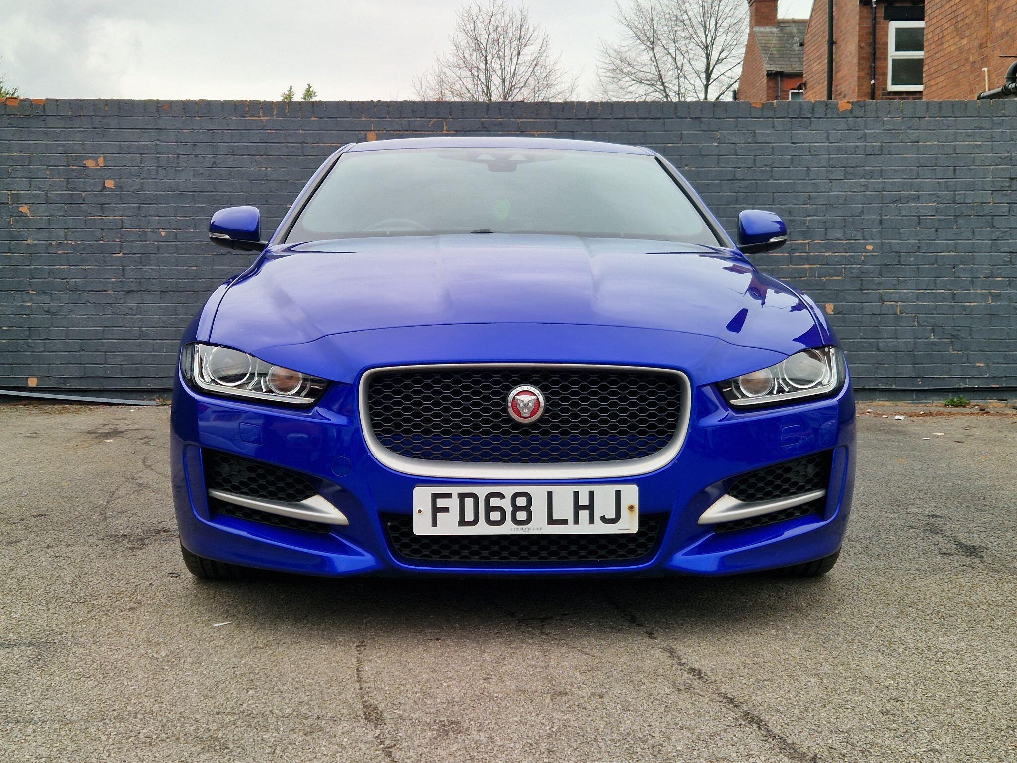 Jaguar XE - Image 17
