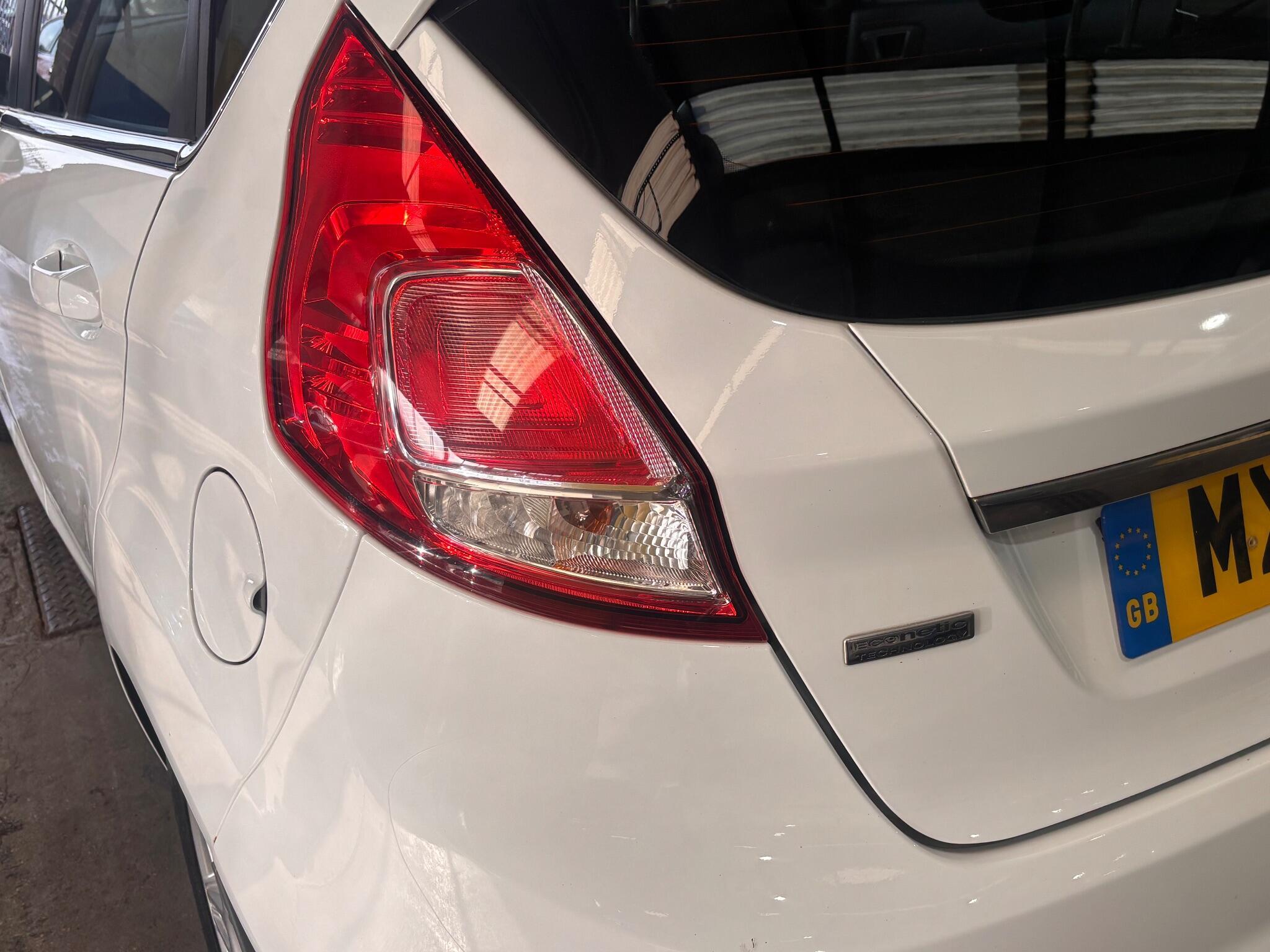 Ford Fiesta - Image 9