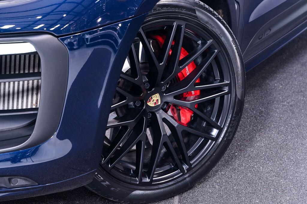 Porsche Macan - Image 8