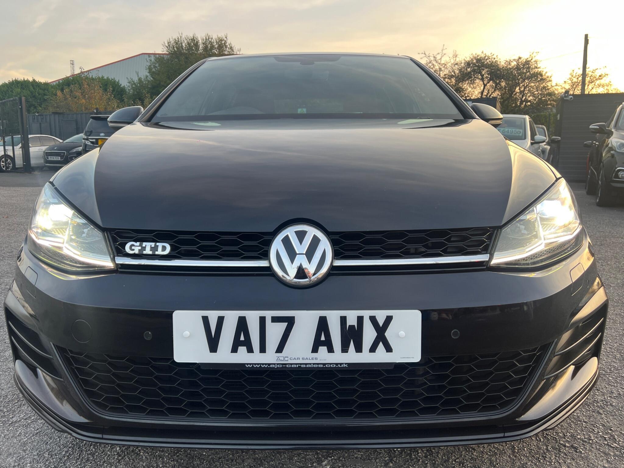 Volkswagen Golf - Image 4