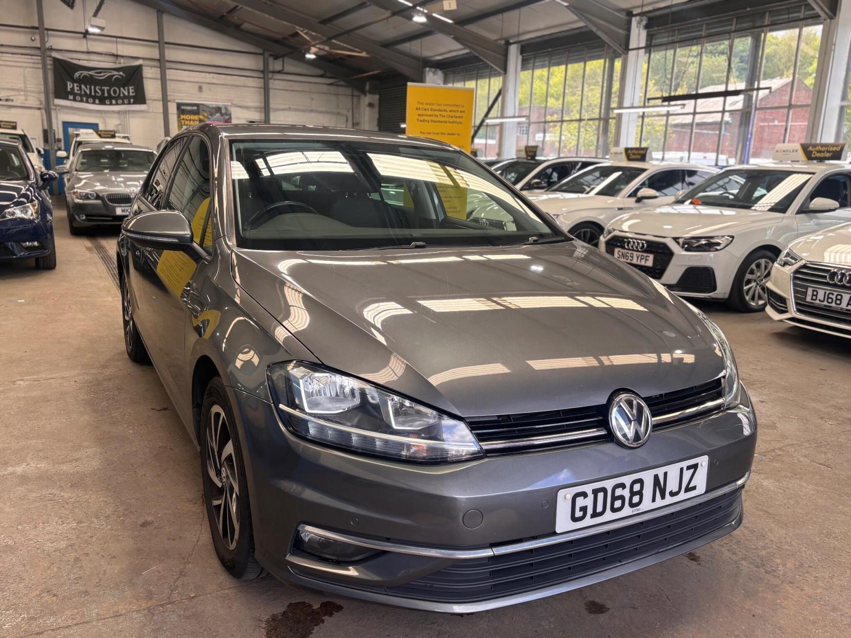Volkswagen Golf - Image 11