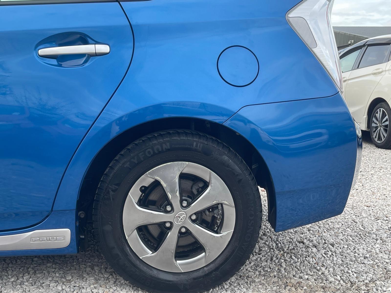 Toyota Prius - Image 33