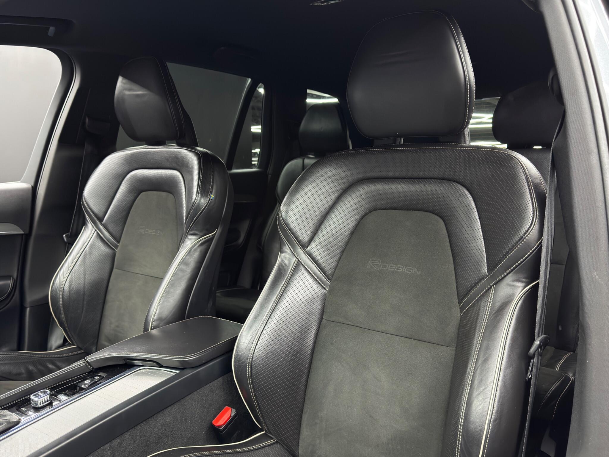 Volvo XC90 - Image 14